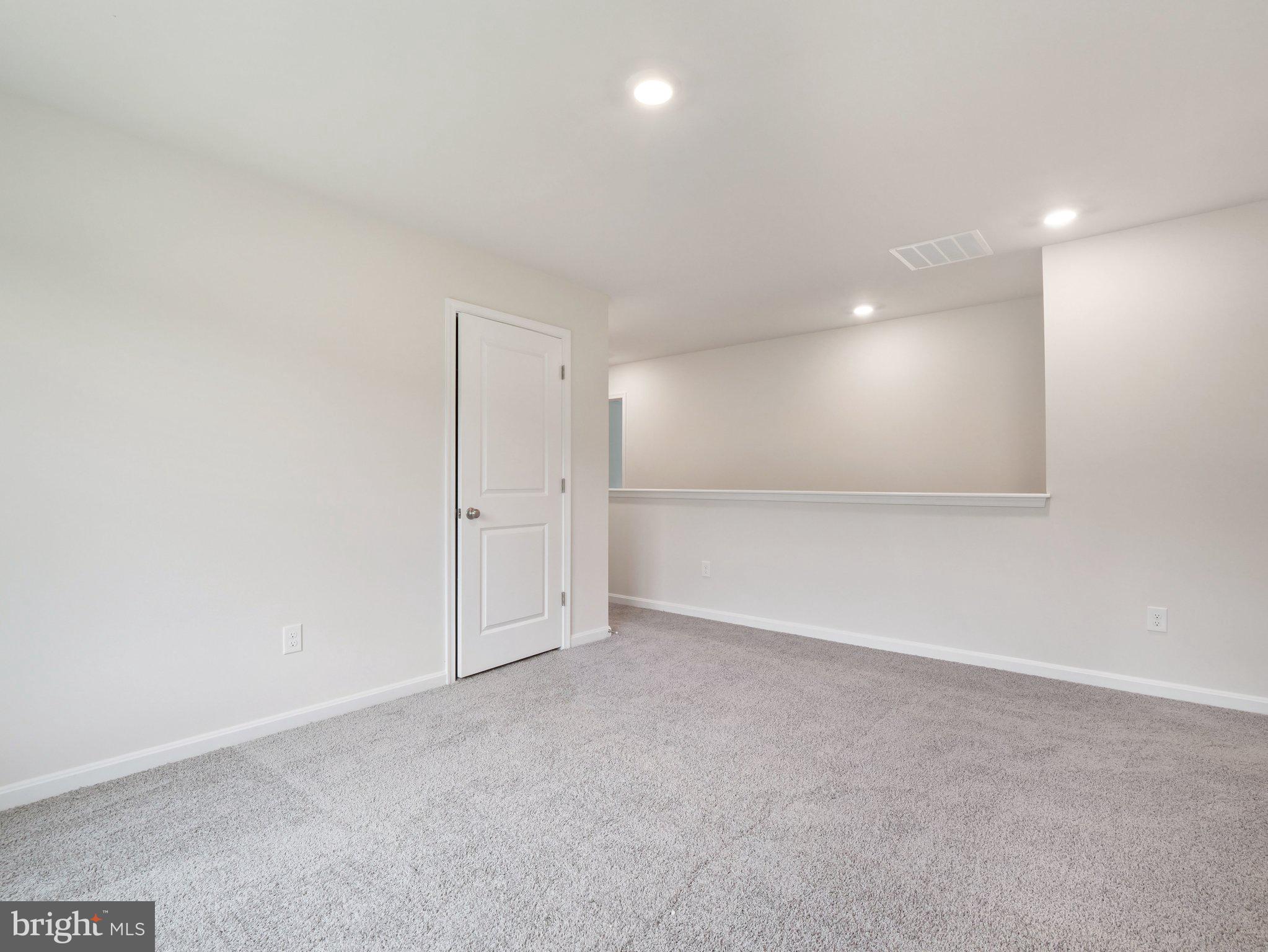 LADYSMITH VILLAGE - Residential