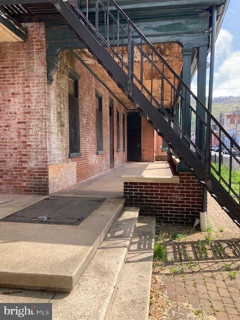 NORTHEAST READING - Commercial Sale
