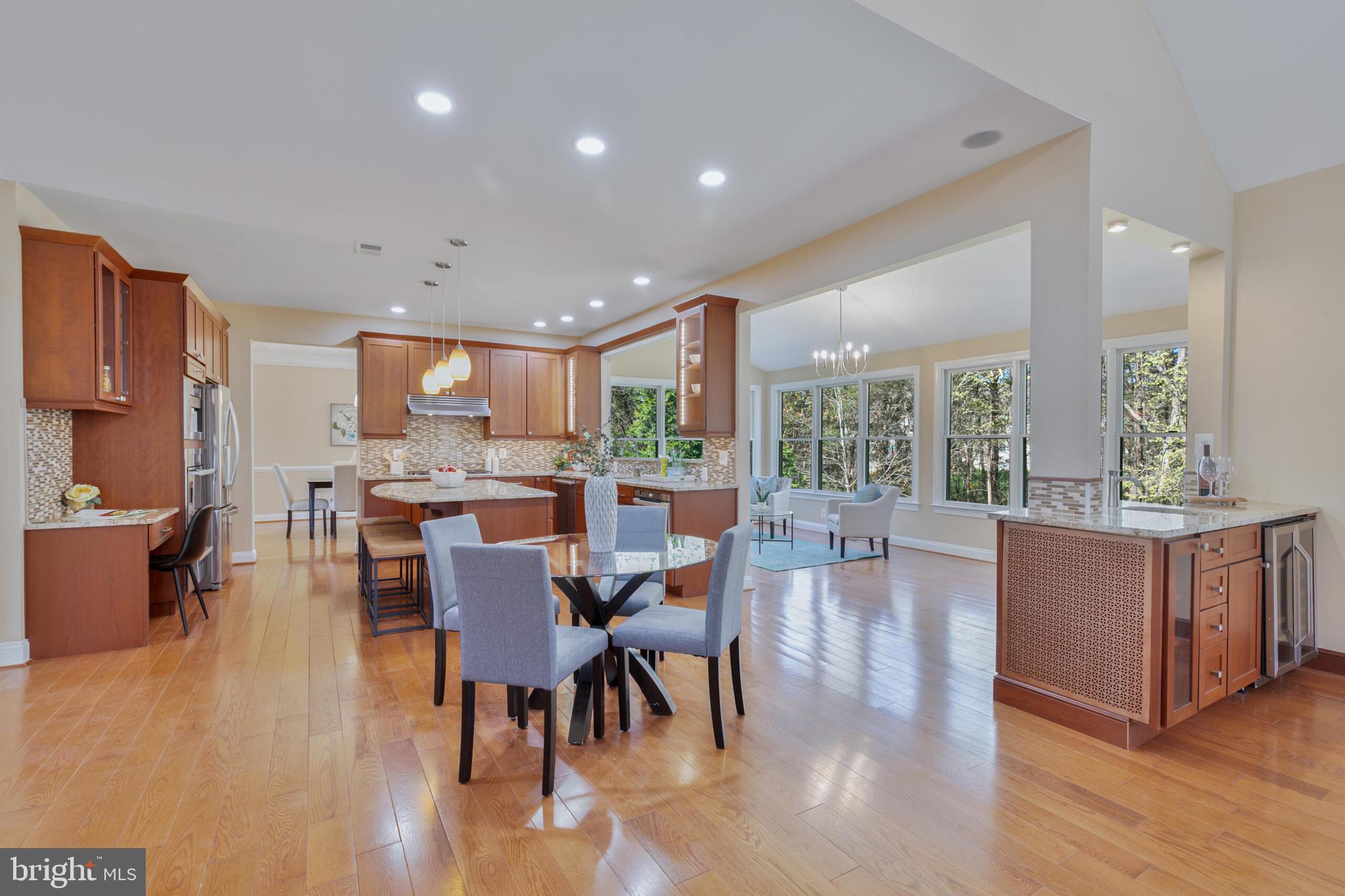 SOUTH RIDING - Residential