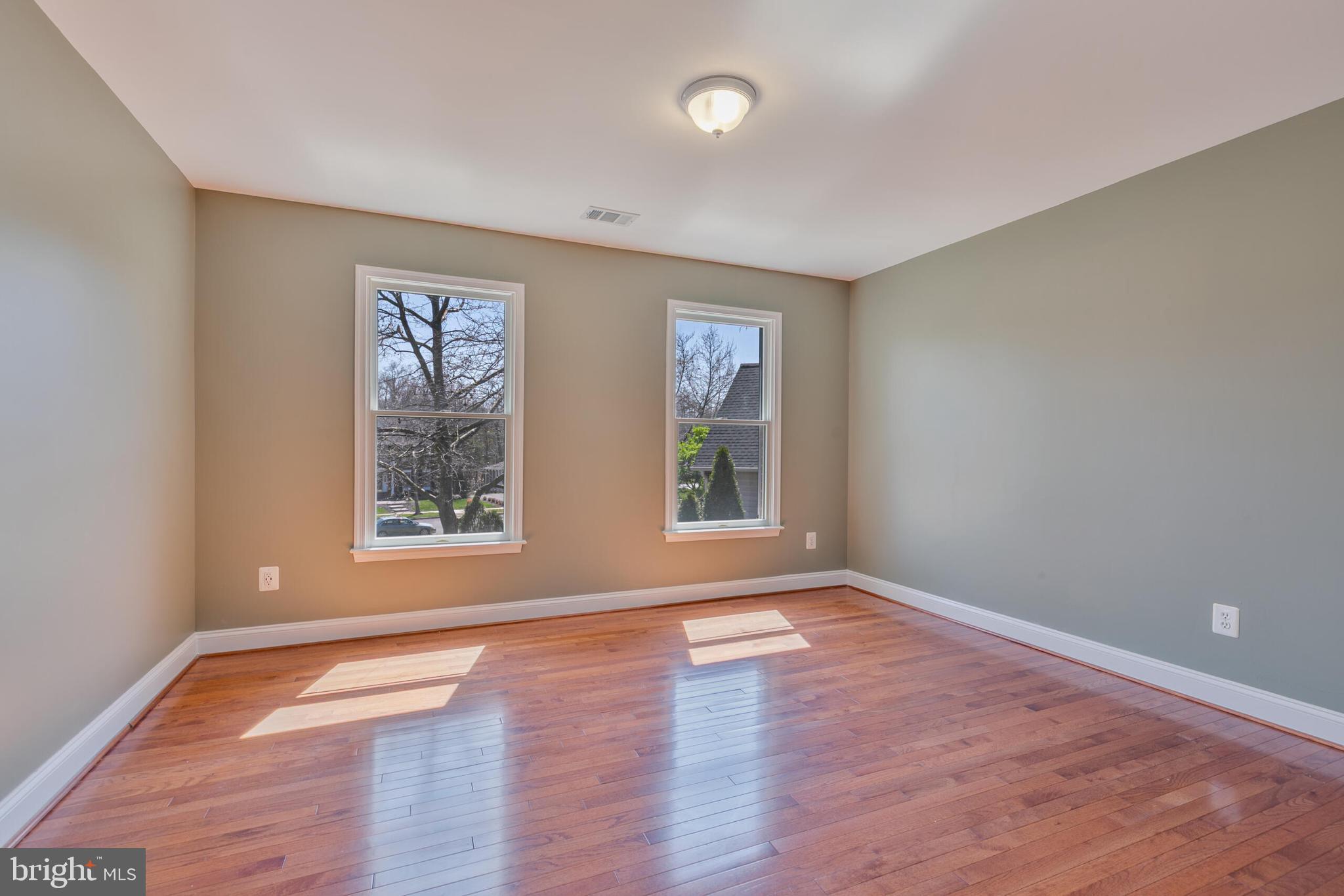 SOUTH RIDING - Residential