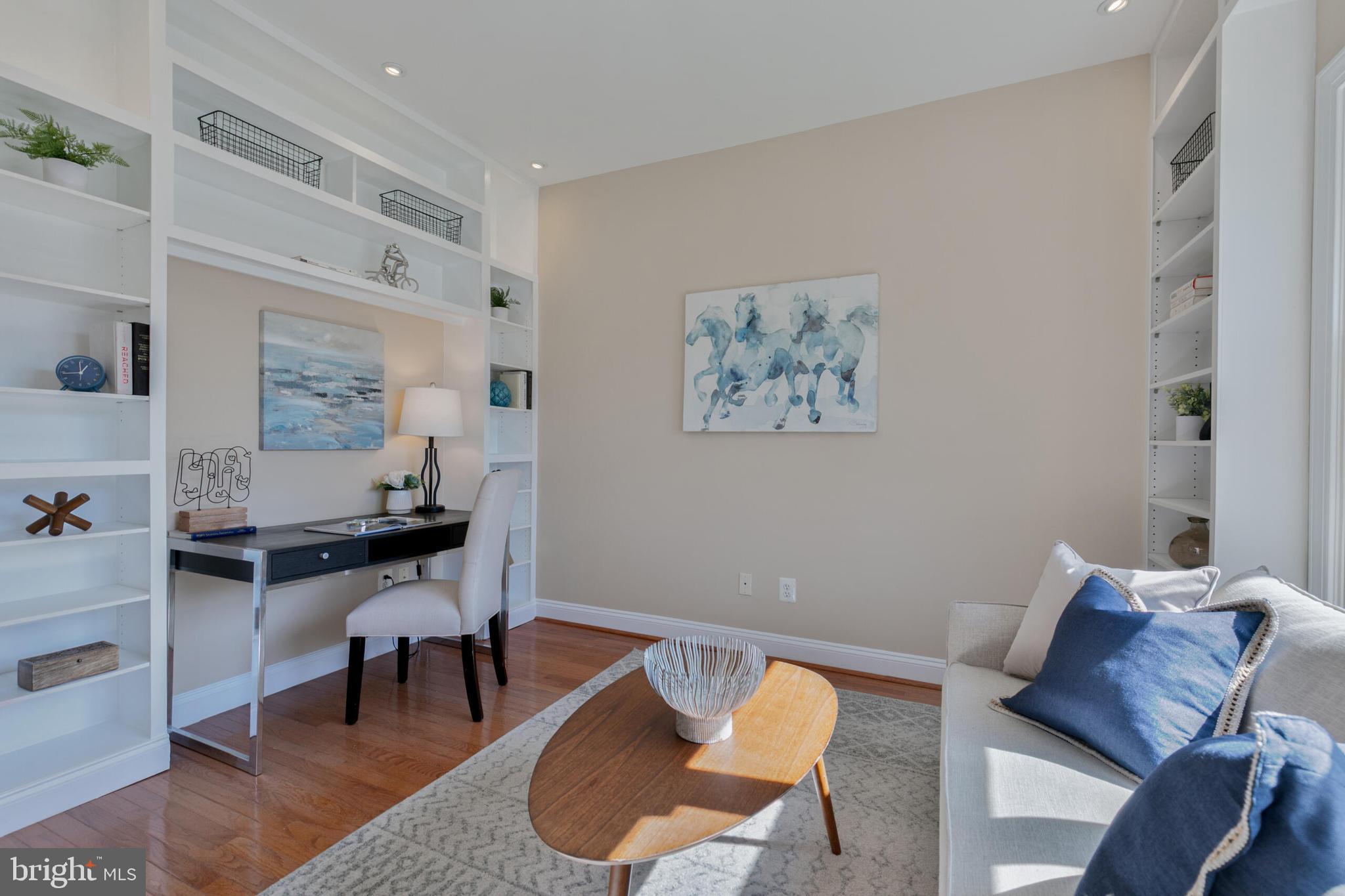 SOUTH RIDING - Residential