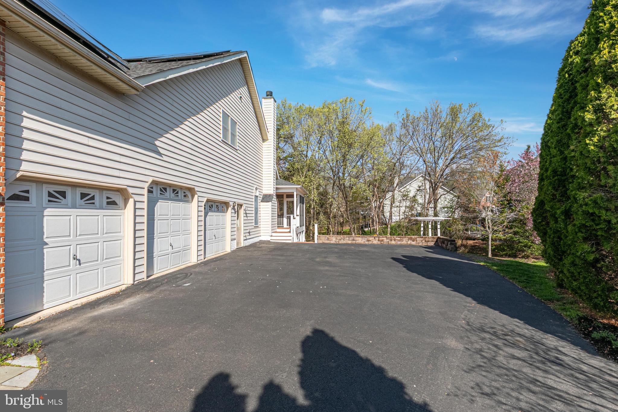 SOUTH RIDING - Residential