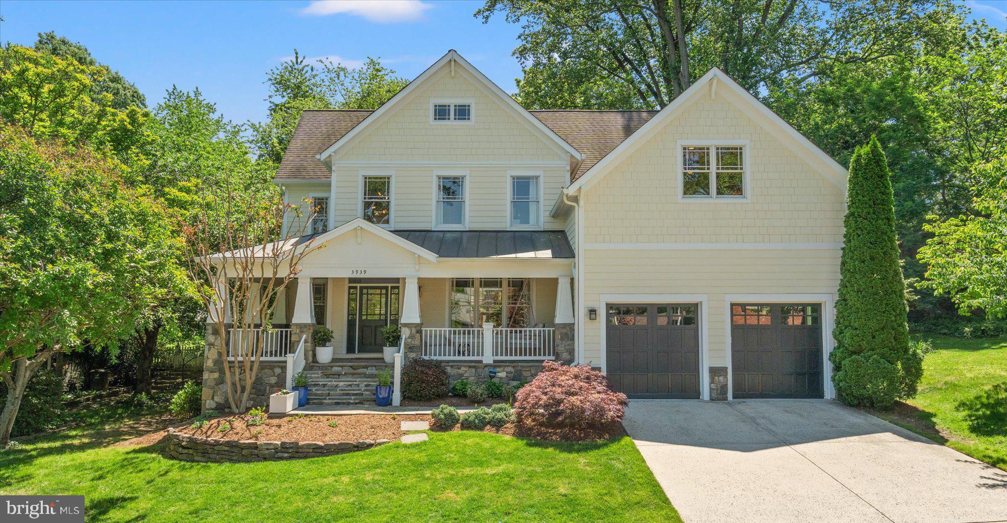 GOLF CLUB MANOR - Residential