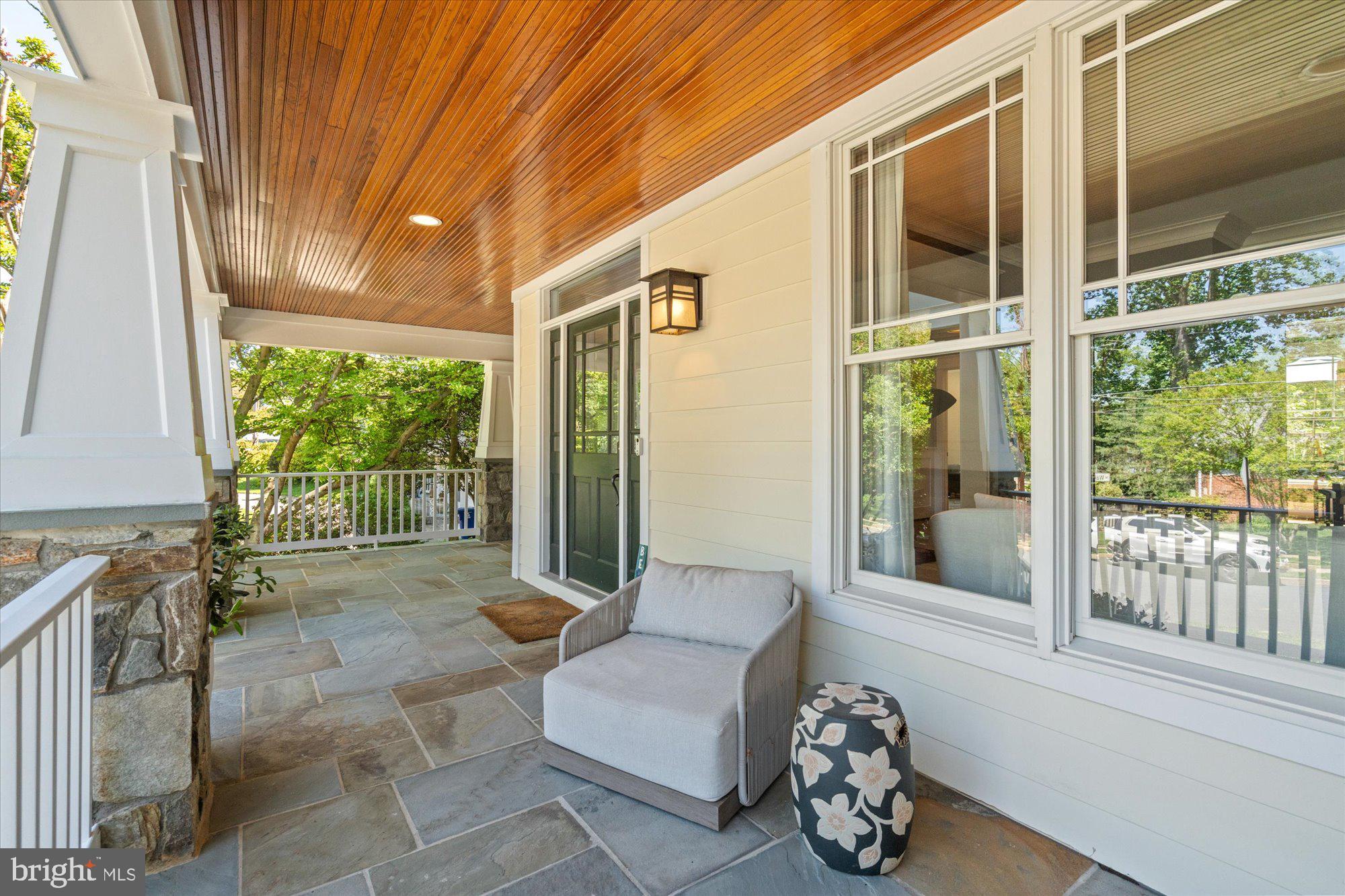 GOLF CLUB MANOR - Residential