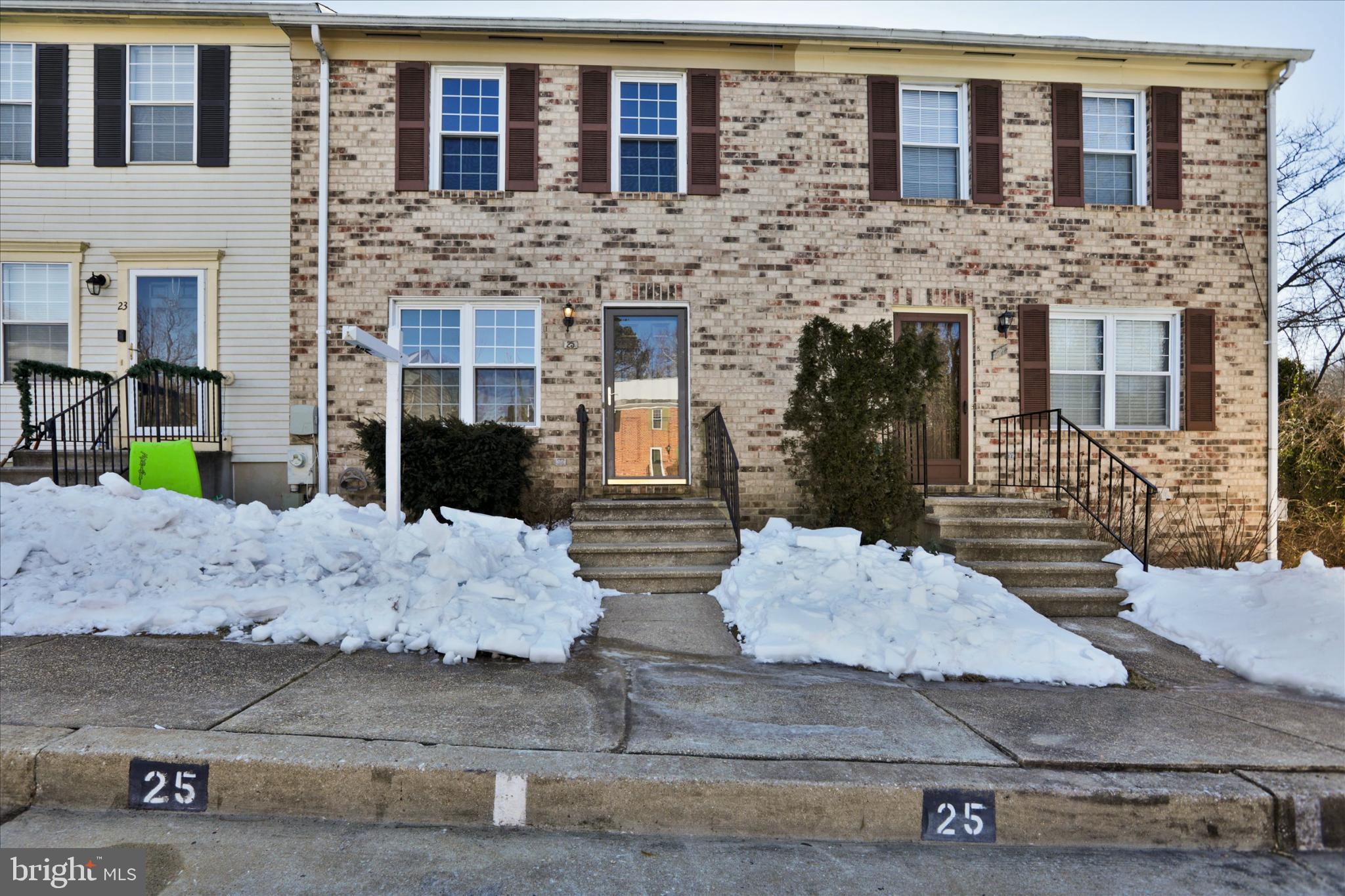 Nestled within the prestigious Richardson Mews, this exquisite Colonial-style townhouse has undergone a remarkable transformation, with a major renovation completed in 2026 that elevates its charm and sophistication. Spanning 1,425 square feet, this residence seamlessly blends modern luxury with timeless elegance, offering an exclusive lifestyle that is both inviting and refined. Step inside to discover a meticulously designed interior that boasts high-end finishes and thoughtful details throughout. The spacious dining area serves as the heart of the home, perfect for hosting intimate gatherings or lavish dinner parties. The open layout enhances the flow of natural light, creating an airy ambiance that complements the rich textures of the carpet, ceramic tile, and laminate plank flooring. The gourmet kitchen is a culinary enthusiast's dream, equipped with top-of-the-line appliances including a sleek refrigerator, a powerful range hood, and a state-of-the-art dishwasher. The icemaker and microwave add convenience, while the elegant cabinetry and ample counter space provide both functionality and style. This kitchen is not just a place to cook; it's a space to create lasting memories. Retreat to the three generously sized bedrooms, each designed with comfort and tranquility in mind. The master suite features an en-suite bathroom, complete with luxurious fixtures and finishes that evoke a spa-like experience. The additional bathrooms, including a convenient half bath, are equally well-appointed, ensuring that every corner of this home exudes sophistication. The fully finished basement offers a versatile space that can be tailored to your lifestyle-whether as a home office, entertainment area, or personal gym. With a rear entrance and walkout level, this area provides seamless access to the outdoors, where a charming deck awaits, perfect for al fresco dining or enjoying a morning coffee. Additional highlights include assigned parking for two vehicles, ensuring convenience in this vibrant community. The property's condition is rated as very good, reflecting the care and attention that has been invested in its upkeep. This townhouse is not just a home; it's a lifestyle choice that embodies luxury, comfort, and modern living. Experience the perfect blend of elegance and functionality in a location that offers both tranquility and accessibility. Embrace the opportunity to make this stunning property your own and indulge in the exclusive lifestyle that Richardson Mews has to offer.