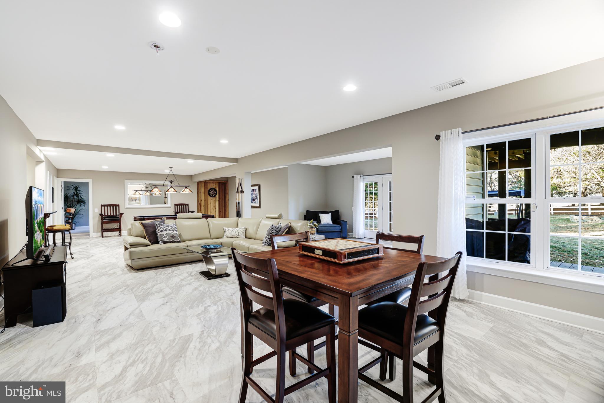 RED CEDAR - Residential