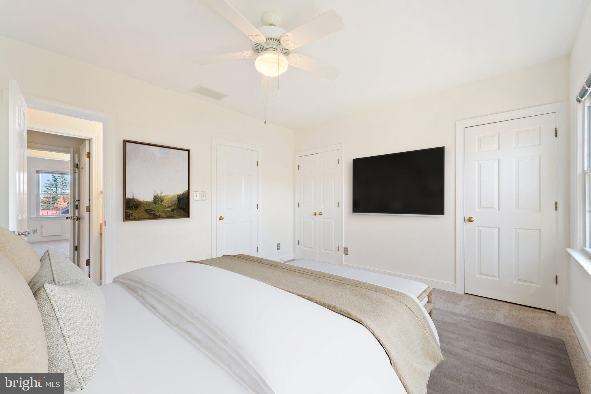 COLLEGE HILL TOWNHOMES - Residential
