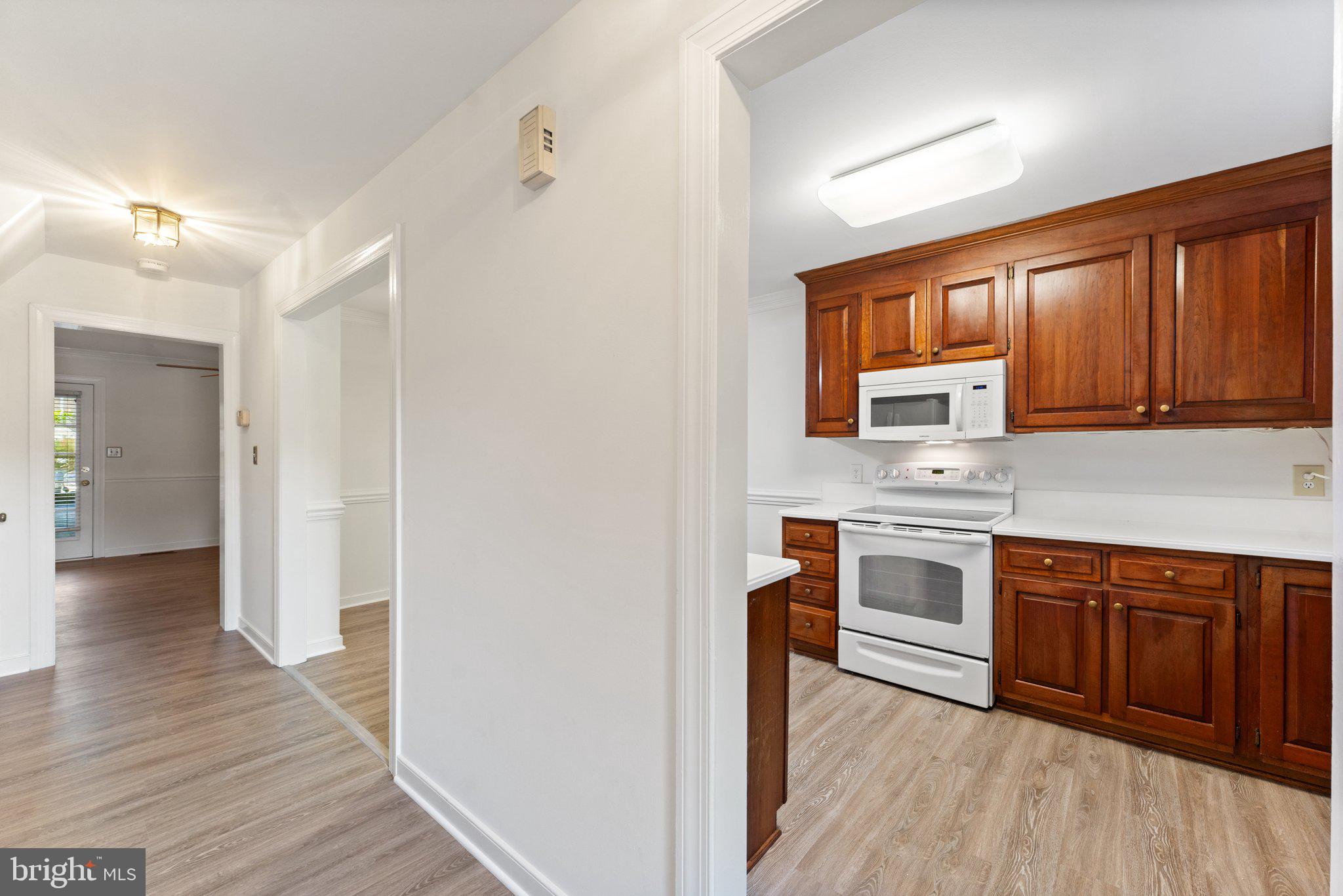COLLEGE HILL TOWNHOMES - Residential