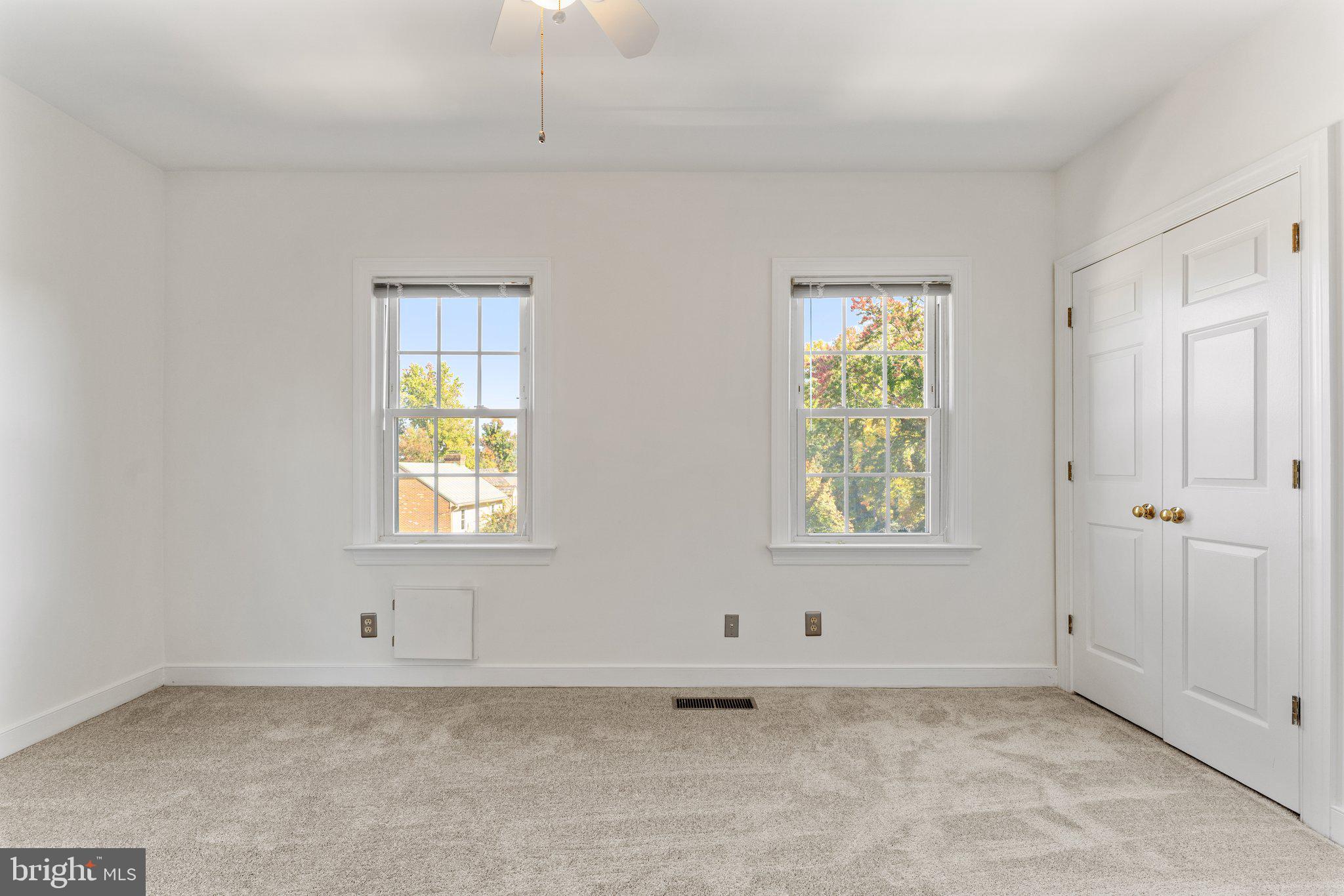 COLLEGE HILL TOWNHOMES - Residential