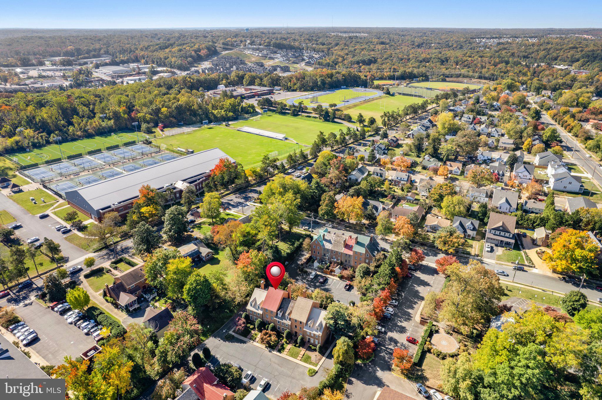 COLLEGE HILL TOWNHOMES - Residential