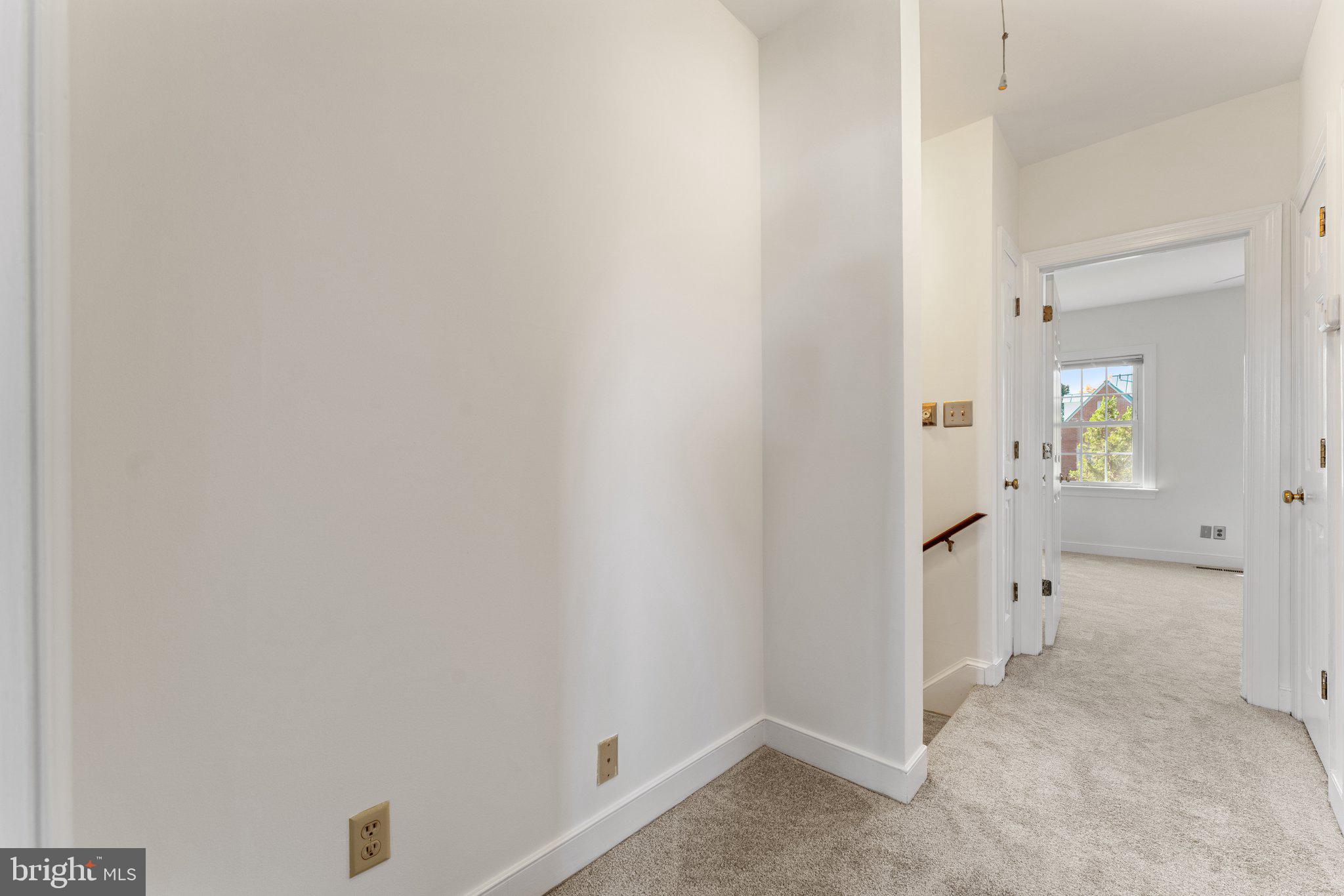 COLLEGE HILL TOWNHOMES - Residential