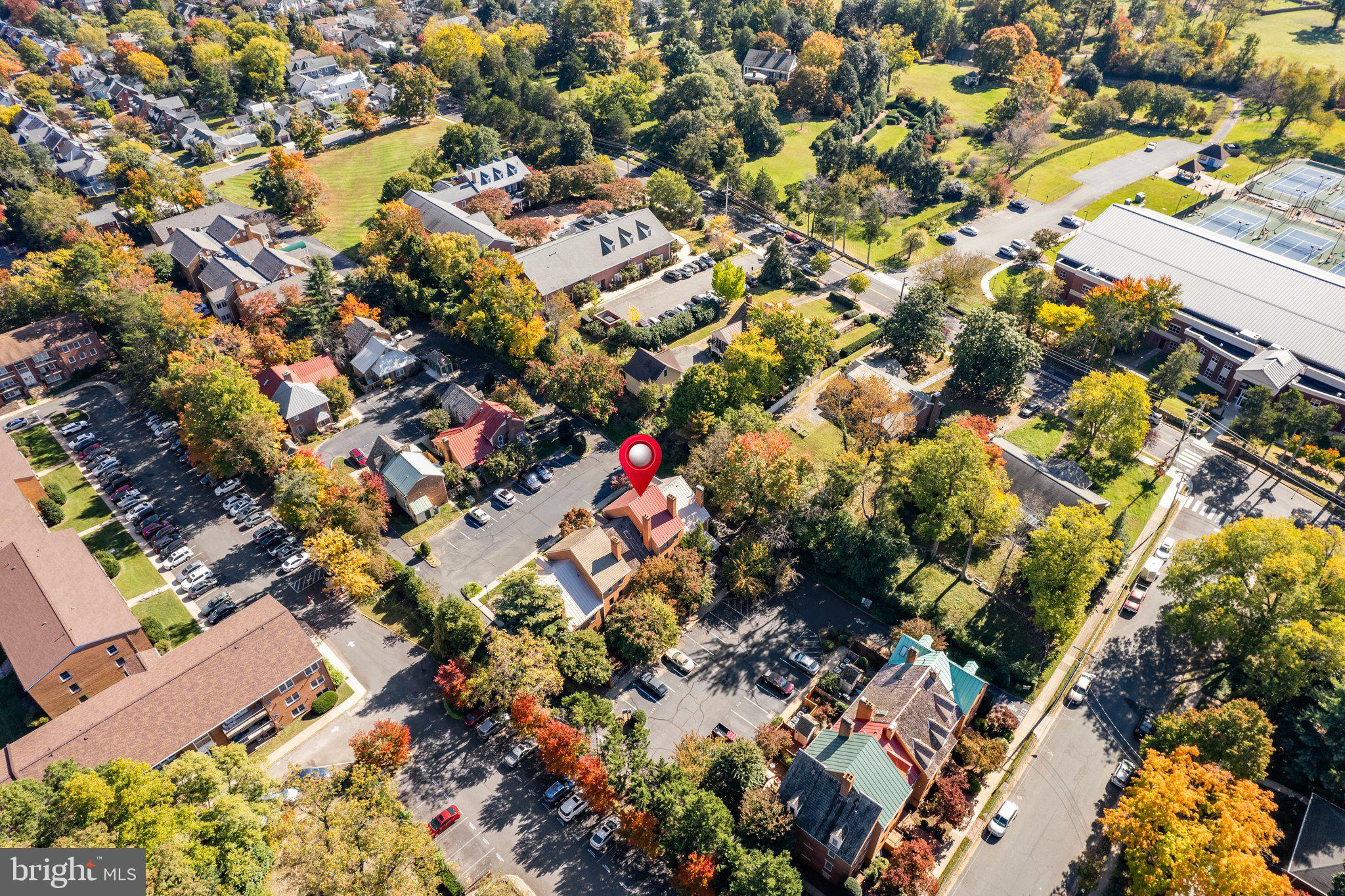 COLLEGE HILL TOWNHOMES - Residential