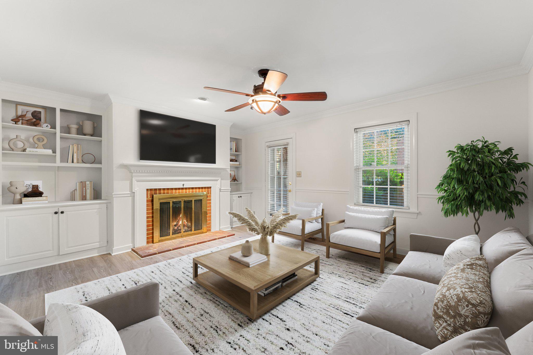 COLLEGE HILL TOWNHOMES - Residential