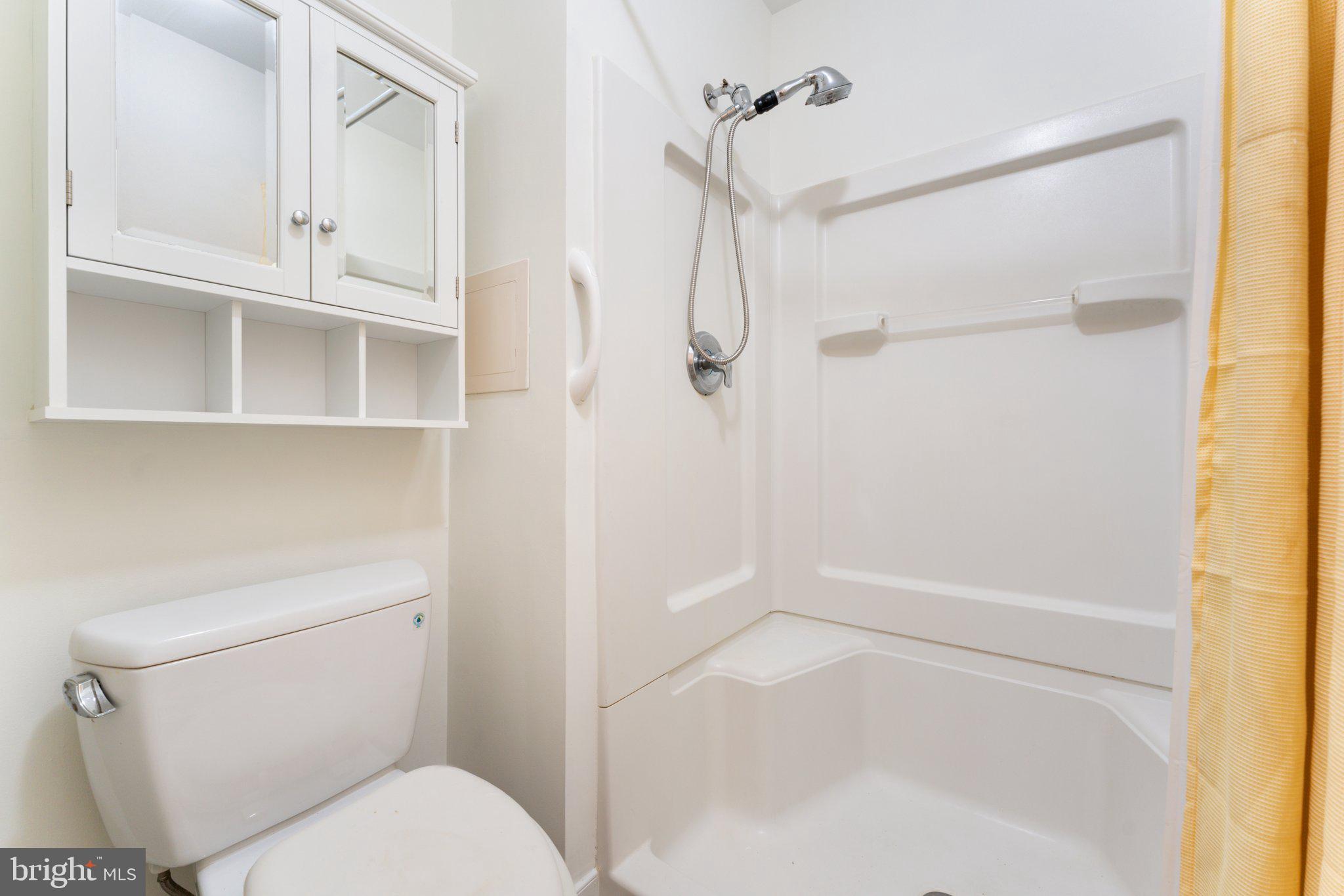 COLLEGE HILL TOWNHOMES - Residential
