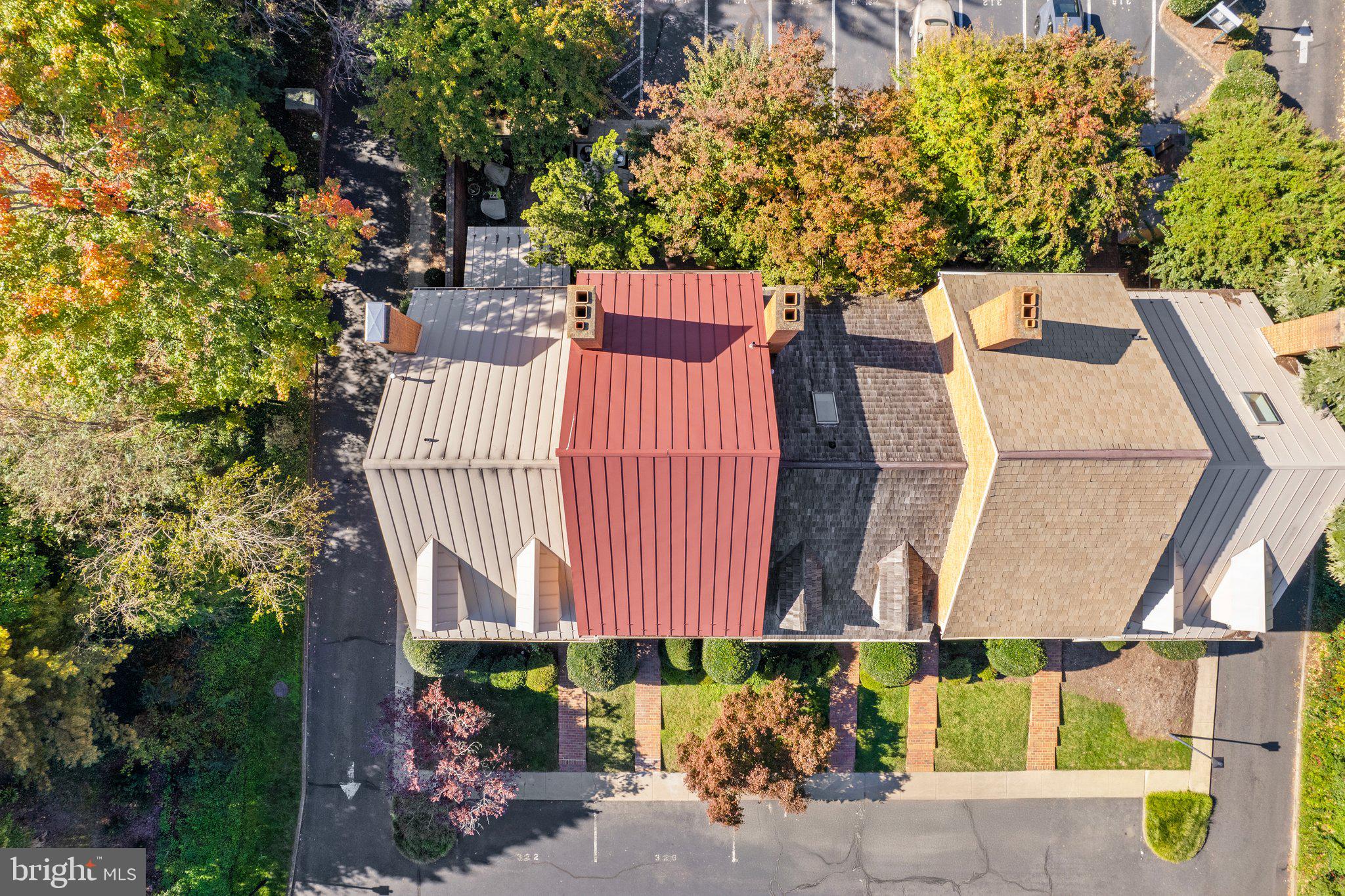 COLLEGE HILL TOWNHOMES - Residential