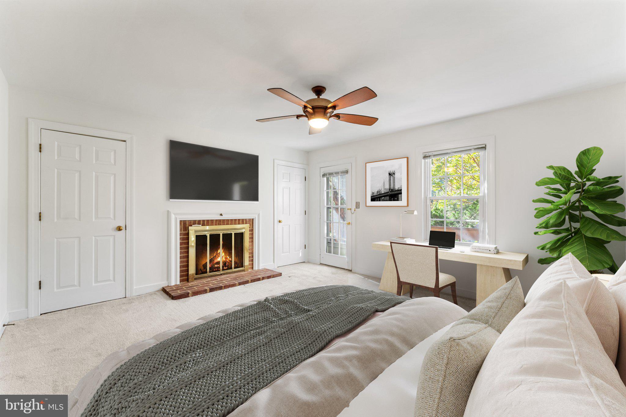 COLLEGE HILL TOWNHOMES - Residential