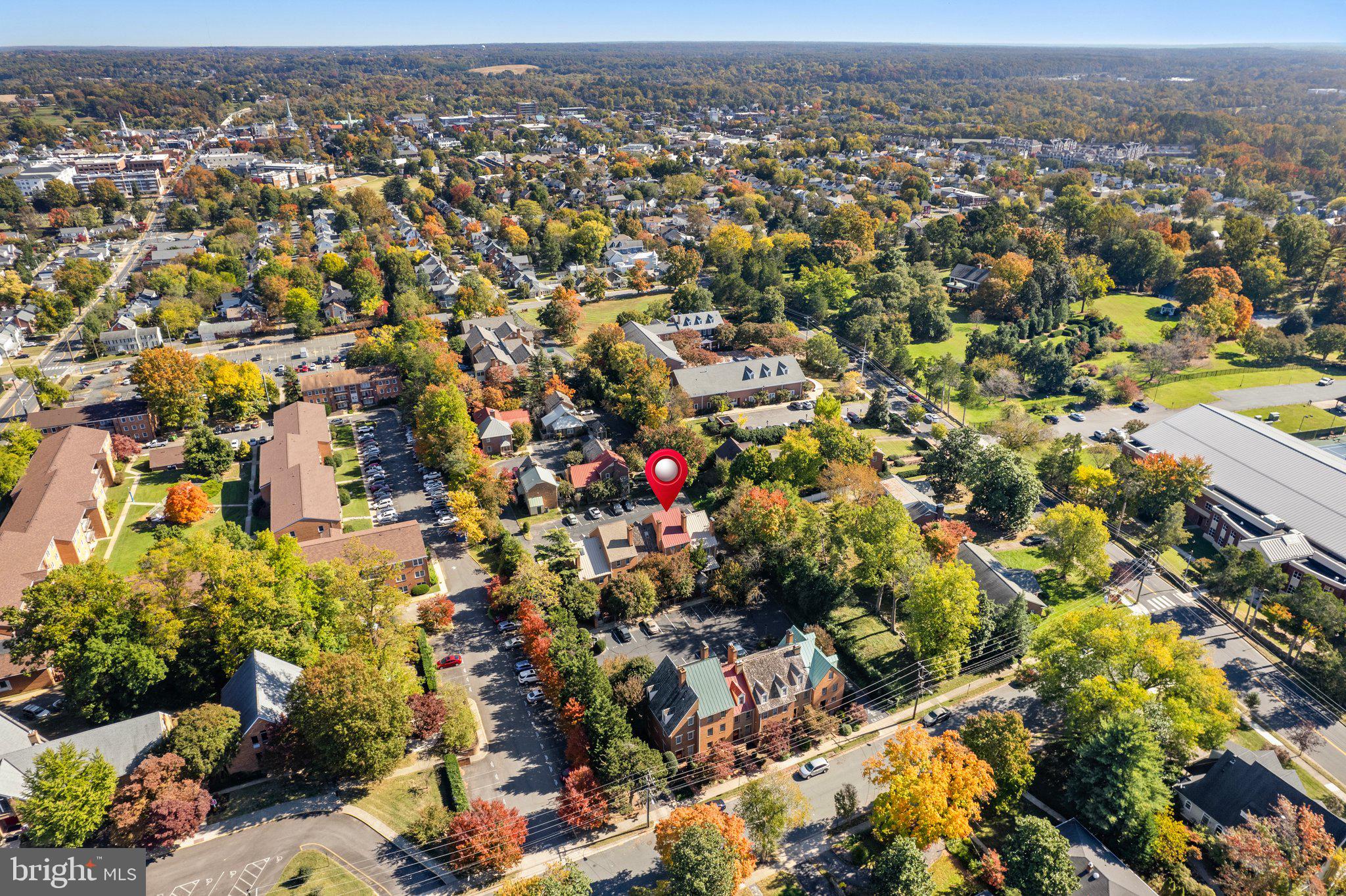 COLLEGE HILL TOWNHOMES - Residential