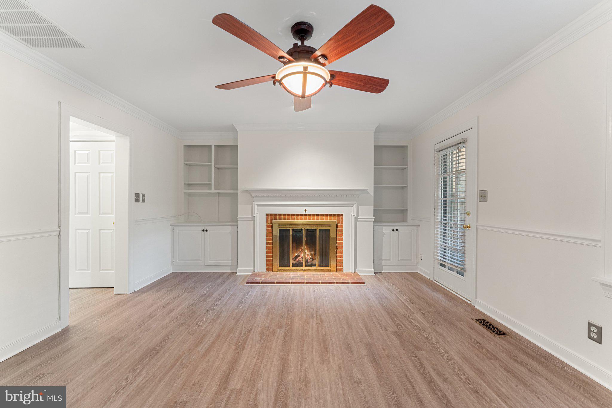 COLLEGE HILL TOWNHOMES - Residential