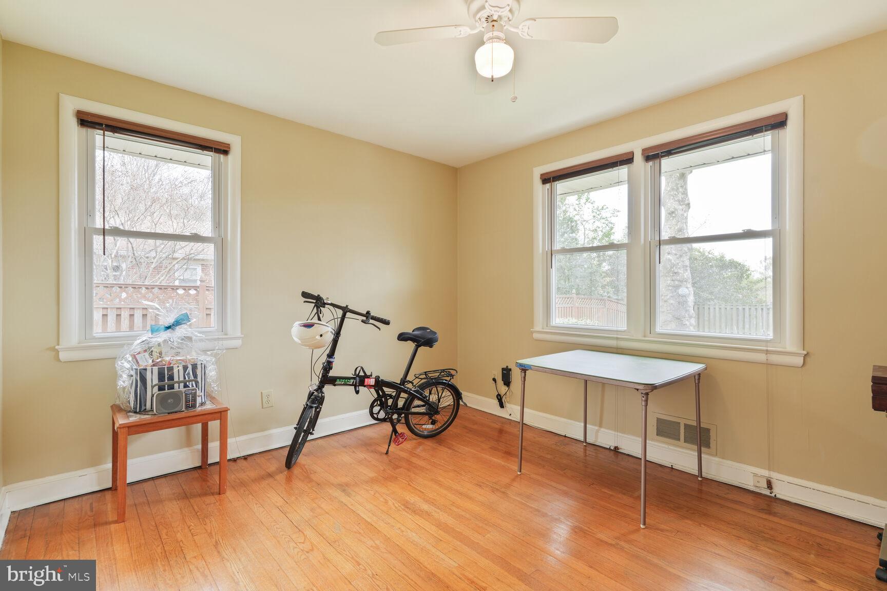 WOODSIDE PARK - Residential