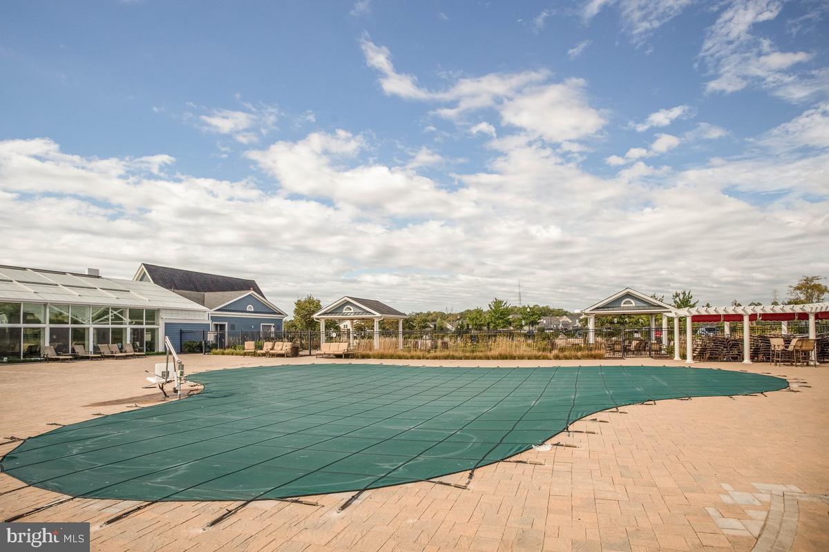 TWO RIVERS - Residential