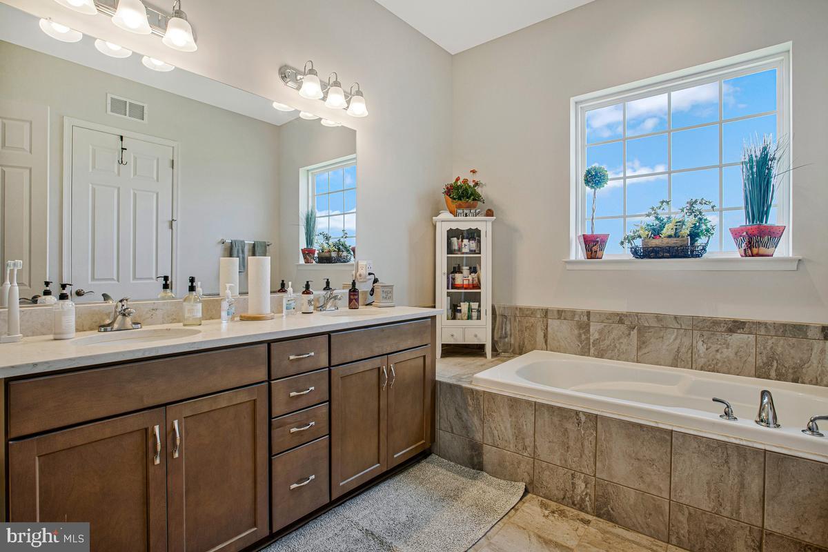 TWO RIVERS - Residential