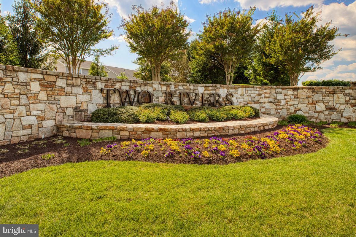 TWO RIVERS - Residential