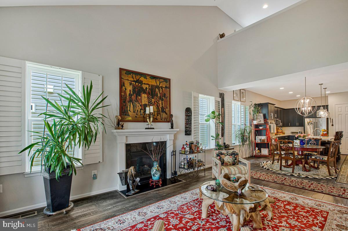 TWO RIVERS - Residential