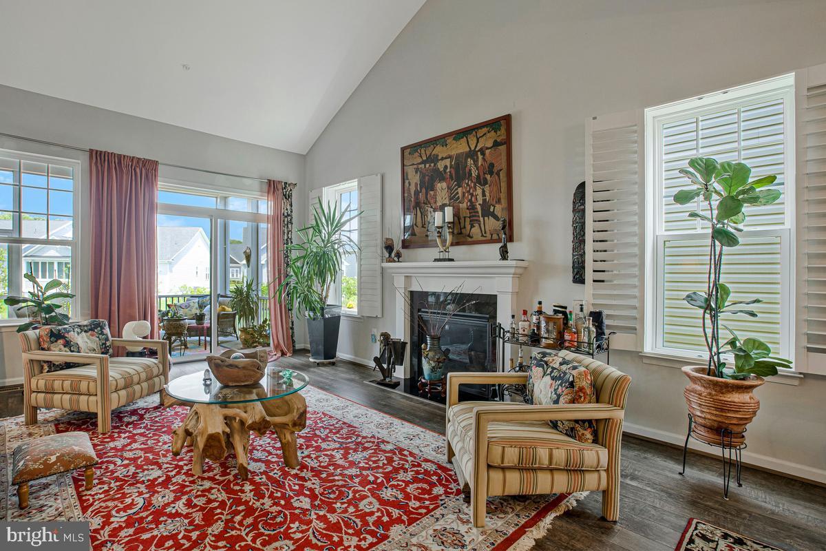TWO RIVERS - Residential
