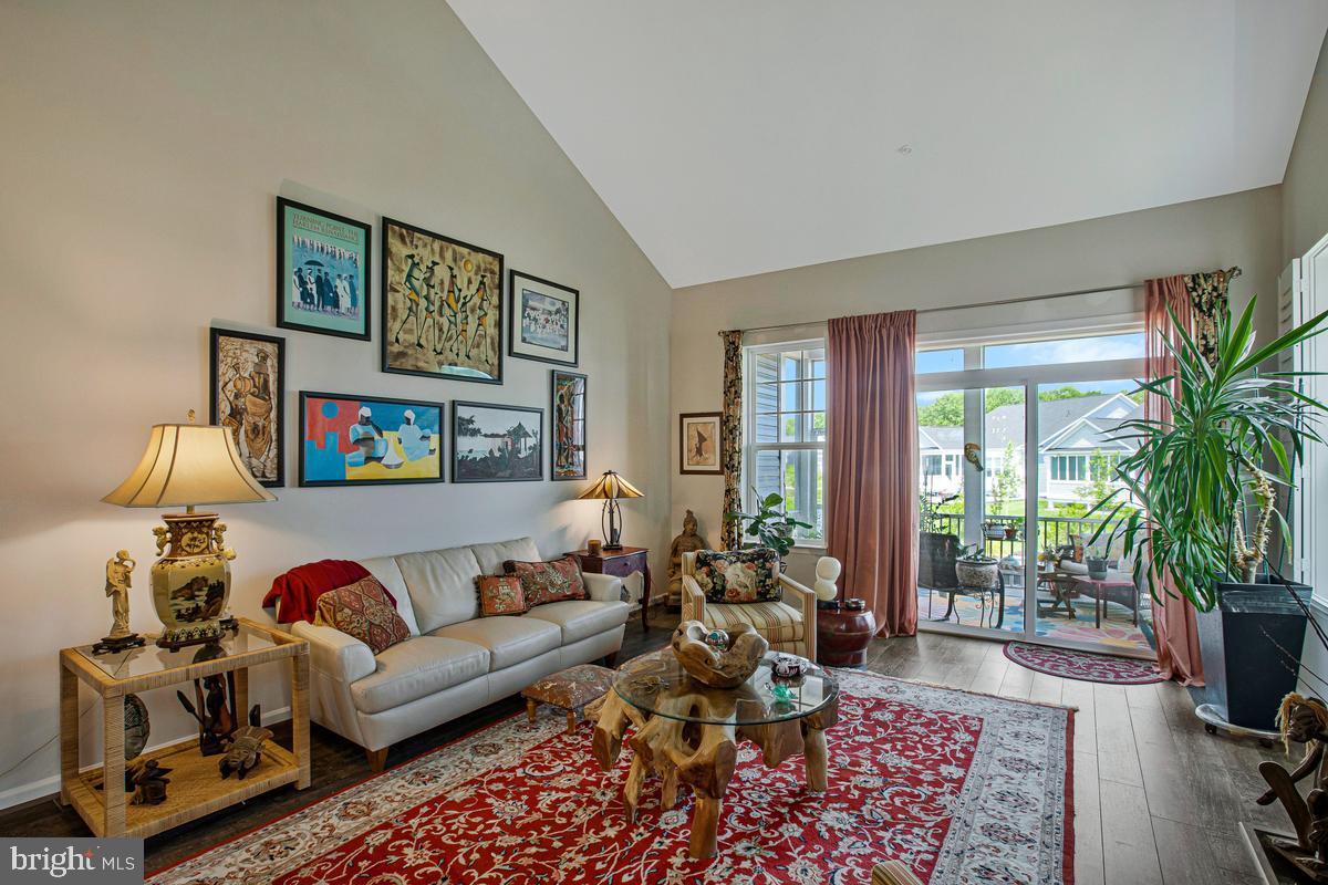 TWO RIVERS - Residential