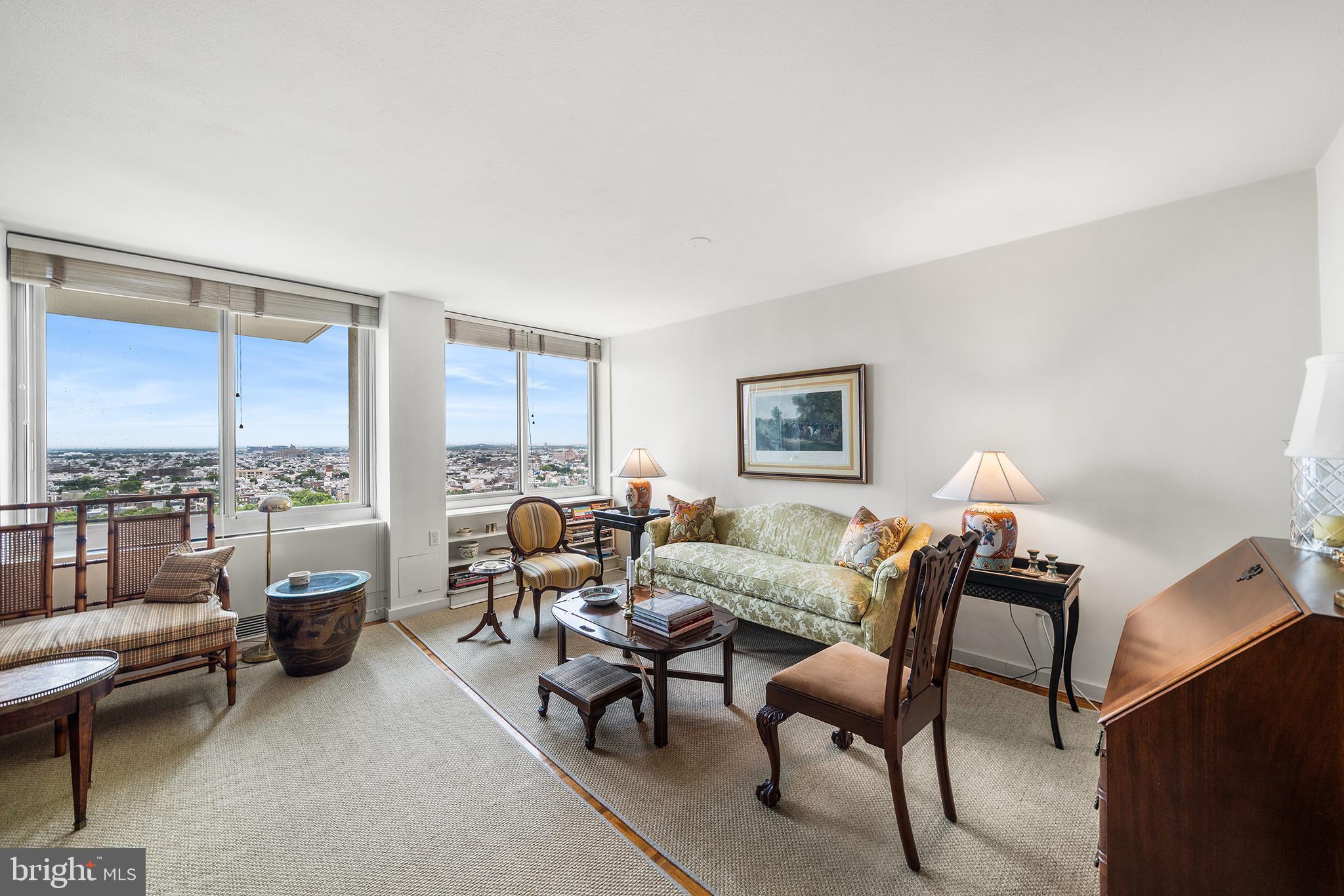 WASHINGTON SQ - Residential