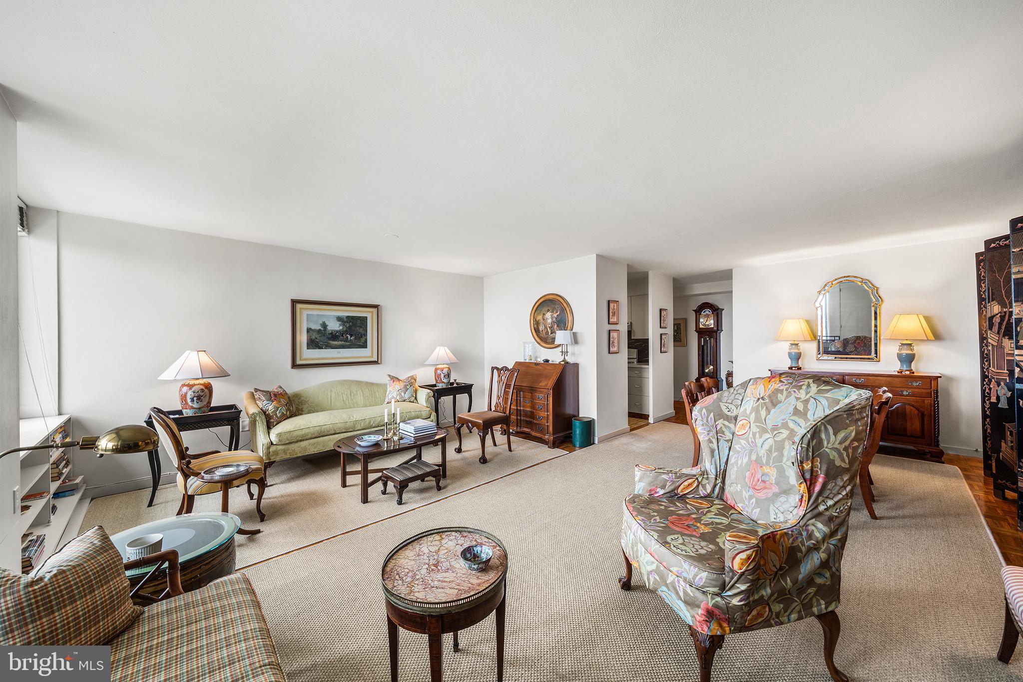 WASHINGTON SQ - Residential