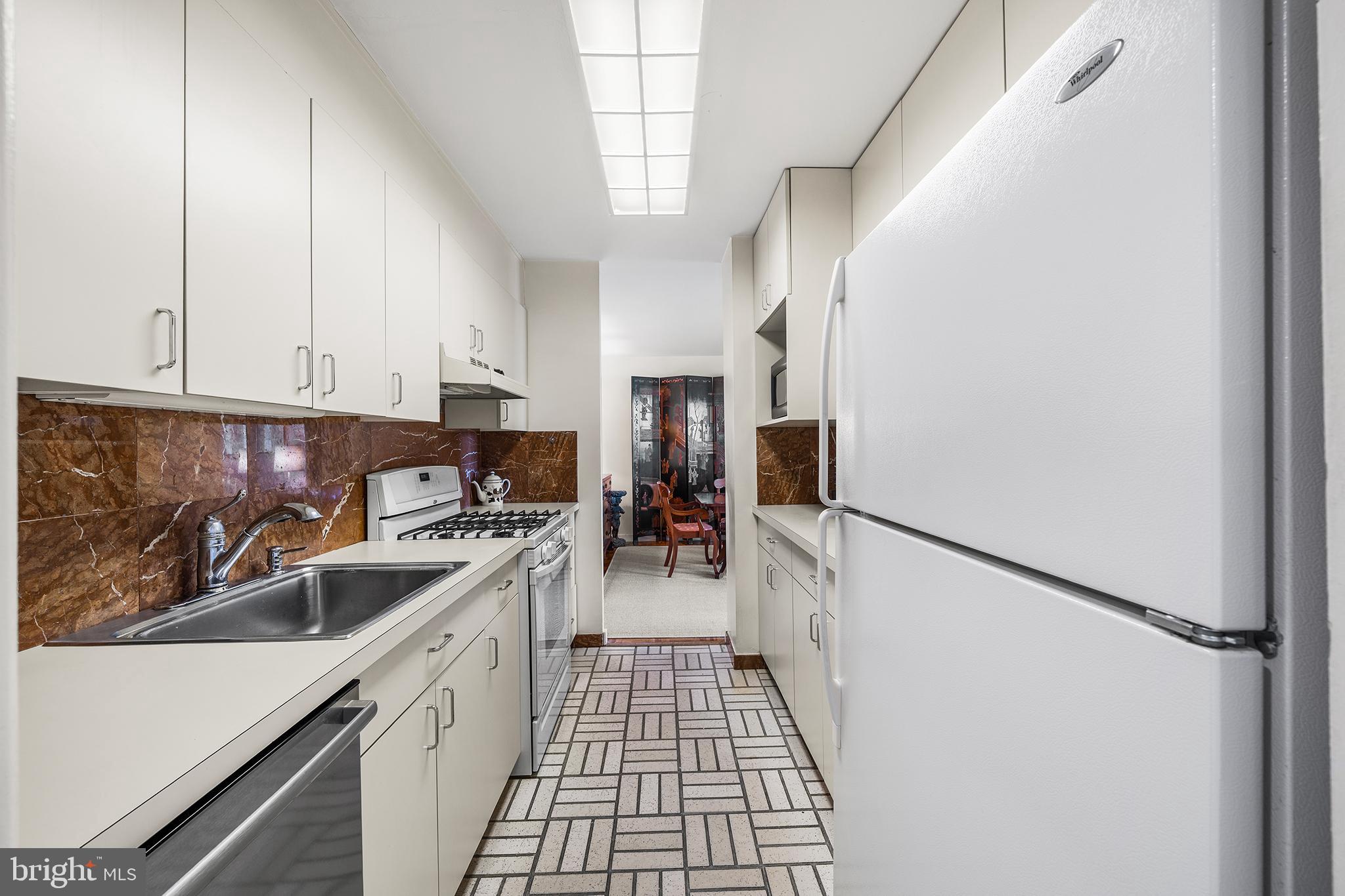 WASHINGTON SQ - Residential