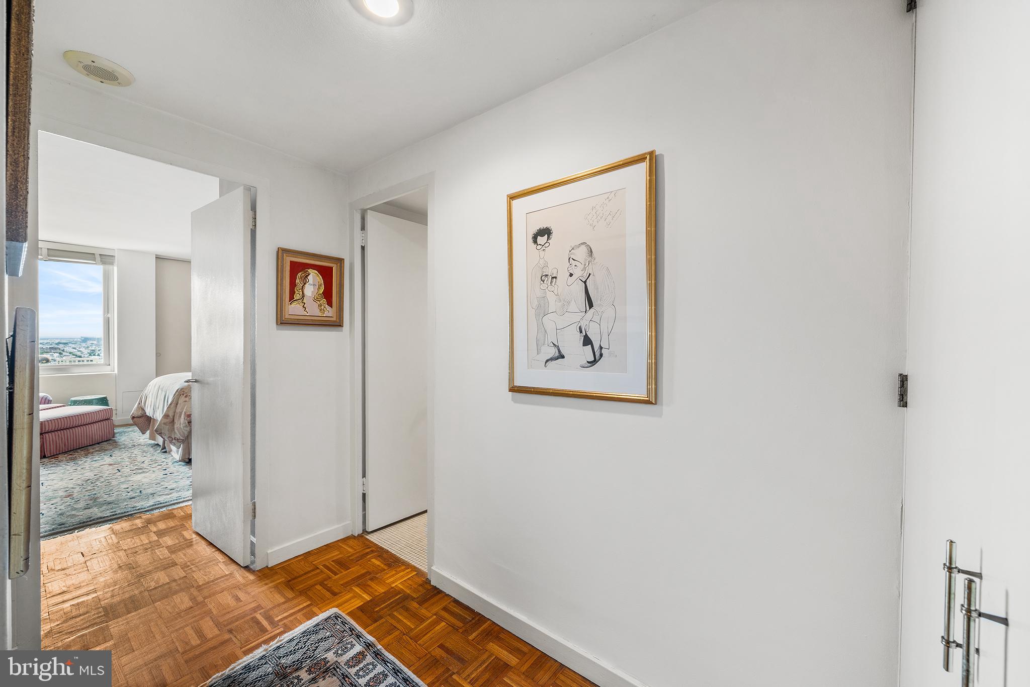 WASHINGTON SQ - Residential