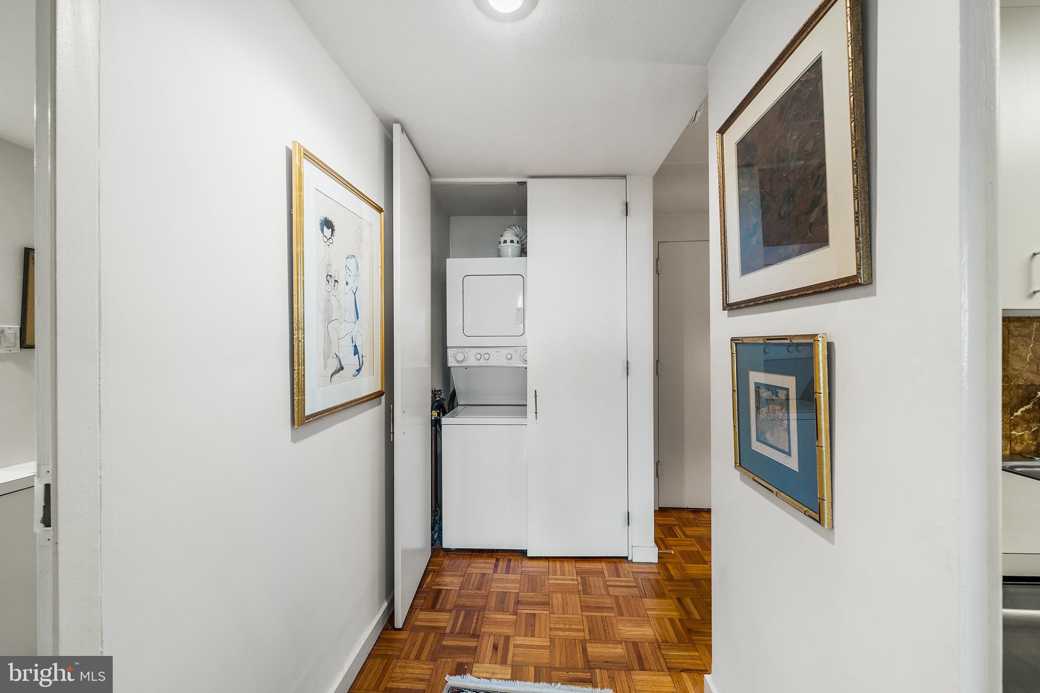 WASHINGTON SQ - Residential