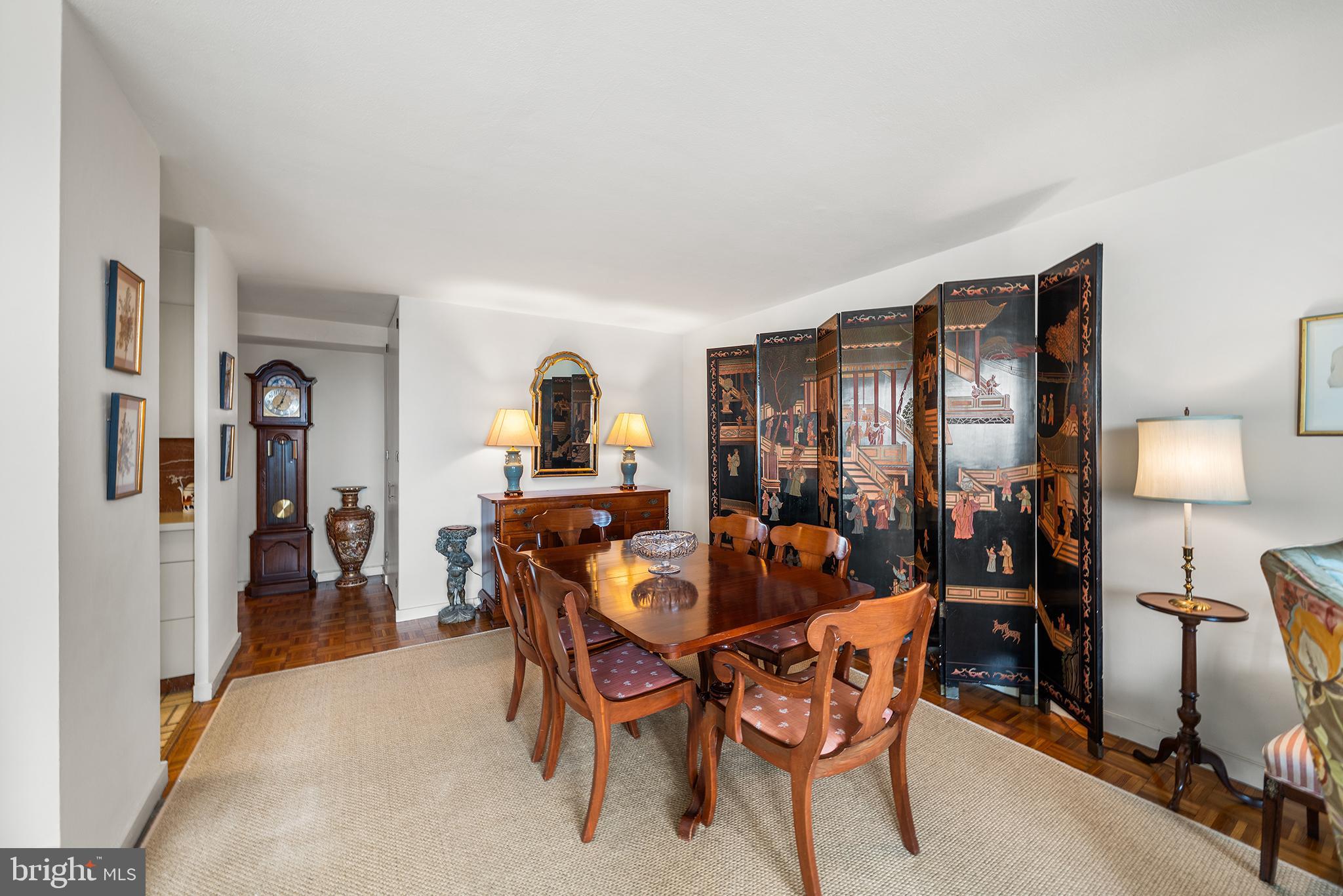 WASHINGTON SQ - Residential