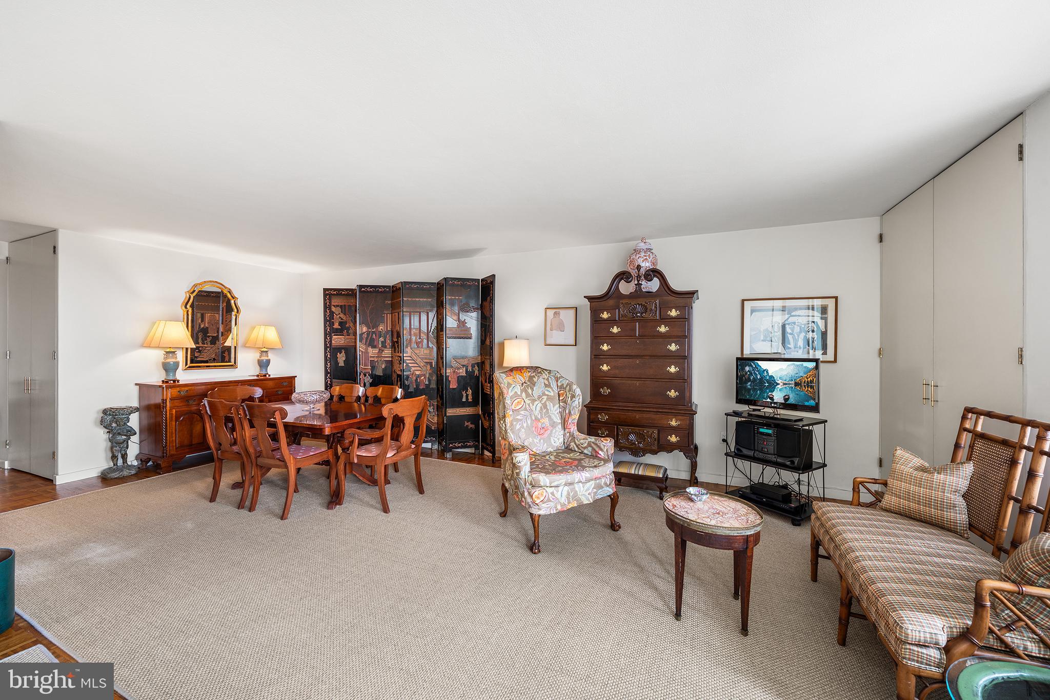 WASHINGTON SQ - Residential