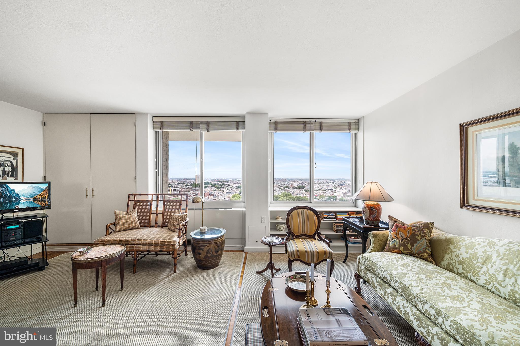 WASHINGTON SQ - Residential
