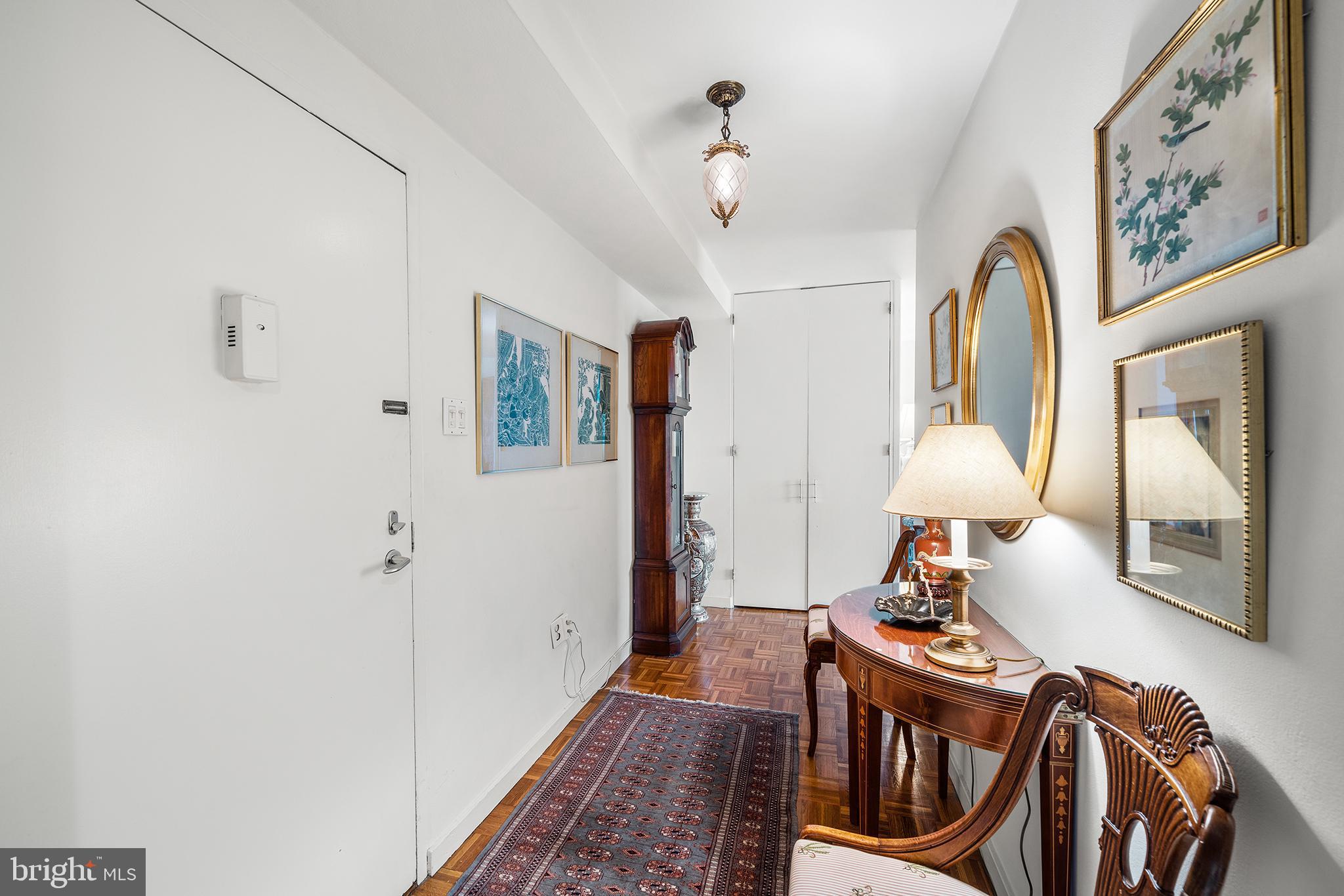 WASHINGTON SQ - Residential