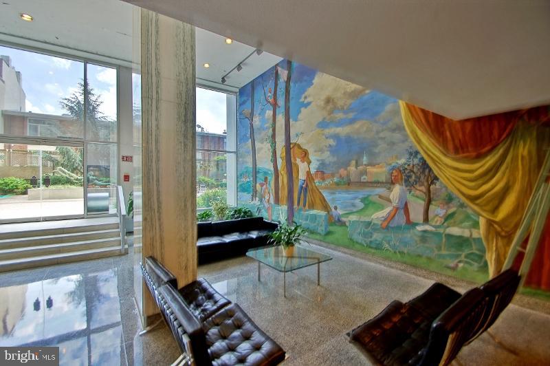 WASHINGTON SQ - Residential