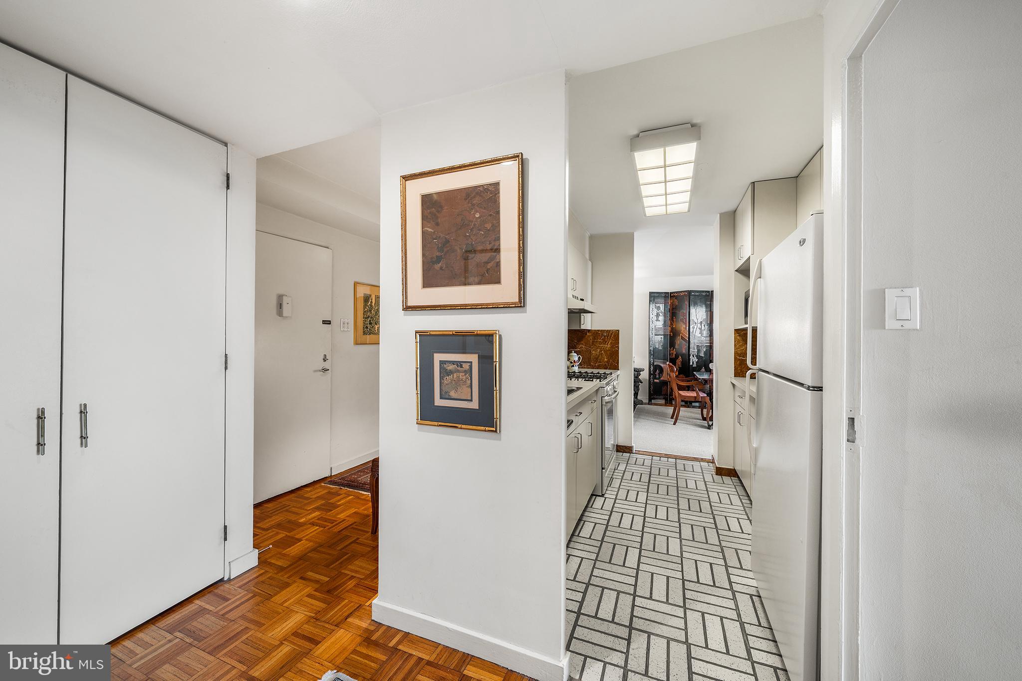 WASHINGTON SQ - Residential