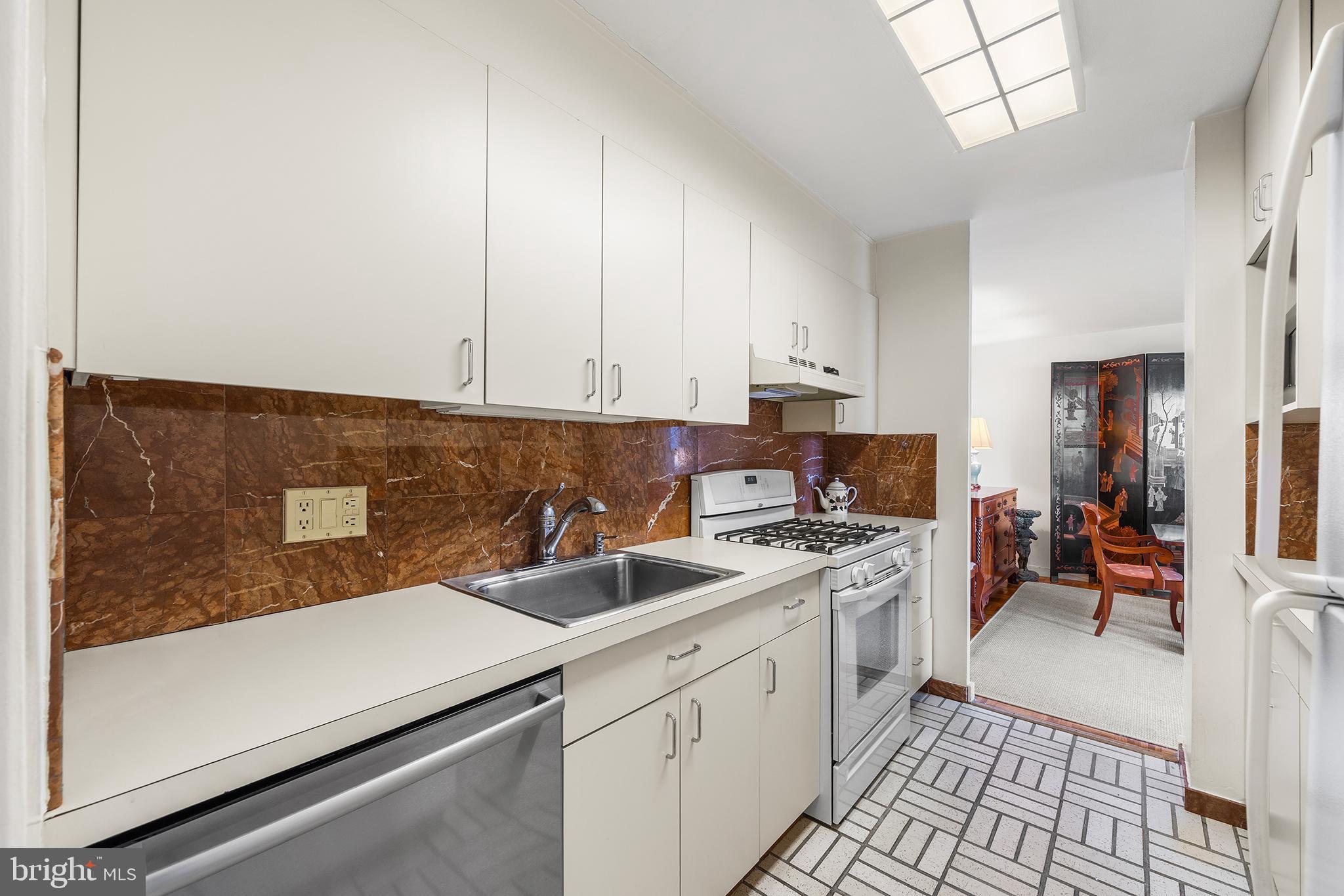 WASHINGTON SQ - Residential