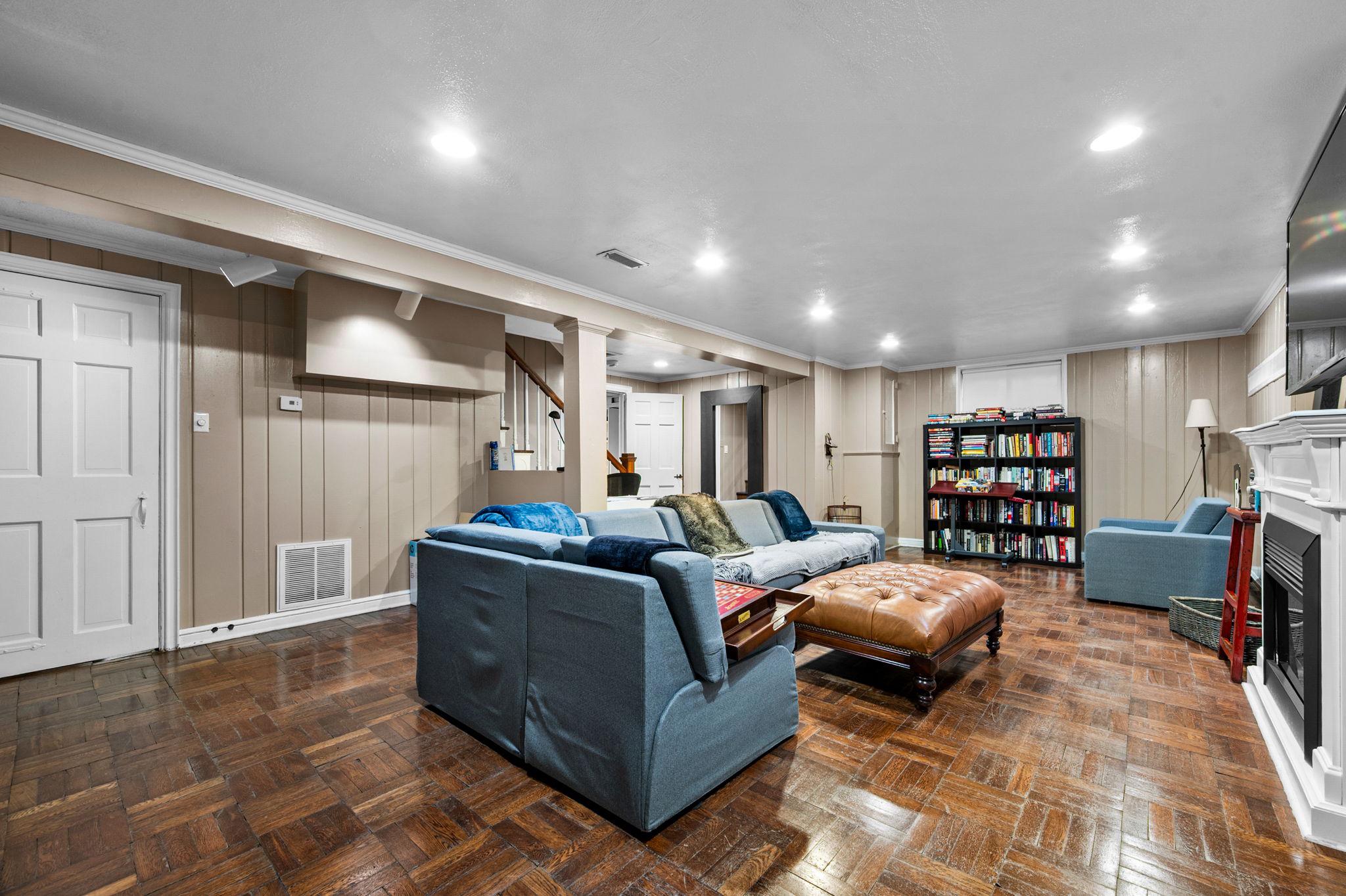 WOODSIDE FOREST - Residential
