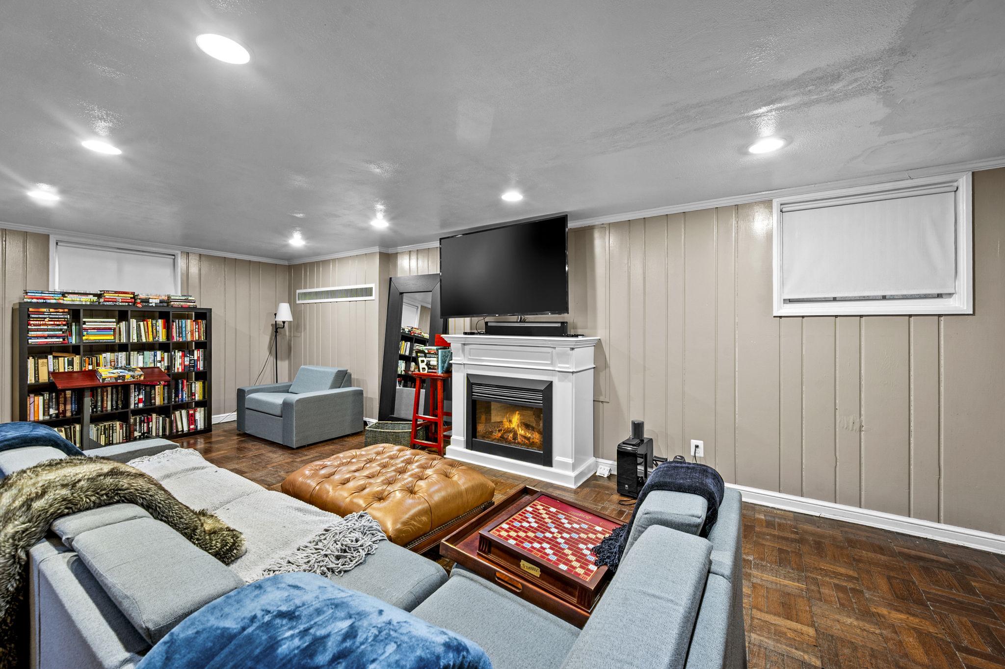 WOODSIDE FOREST - Residential