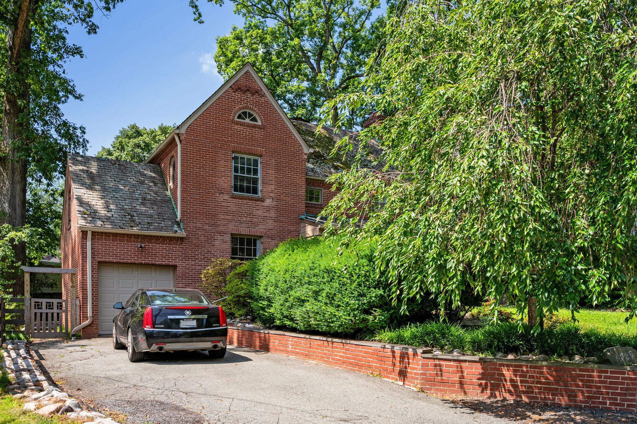 WOODSIDE FOREST - Residential