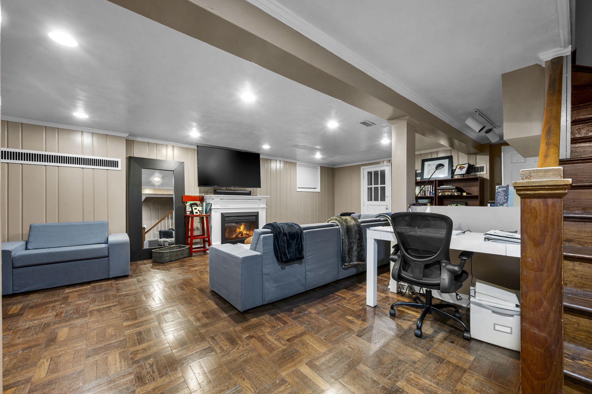 WOODSIDE FOREST - Residential