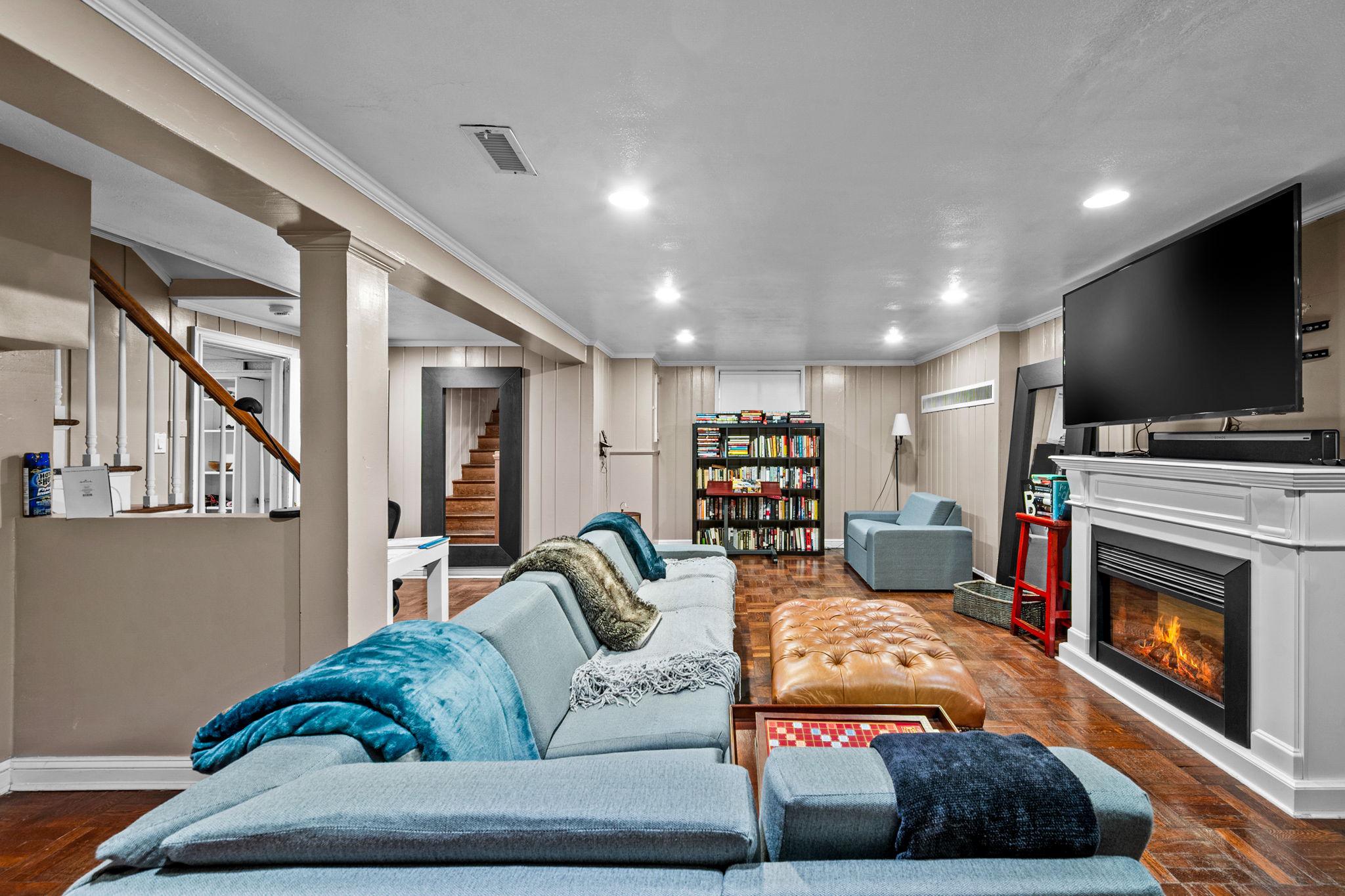 WOODSIDE FOREST - Residential