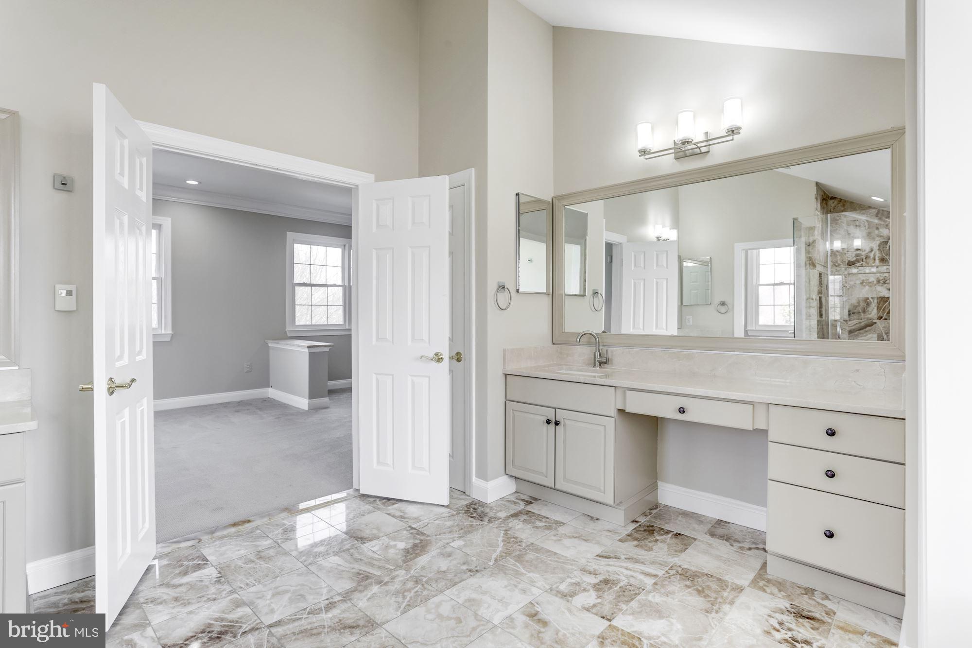 SADDLE RIDGE - Residential