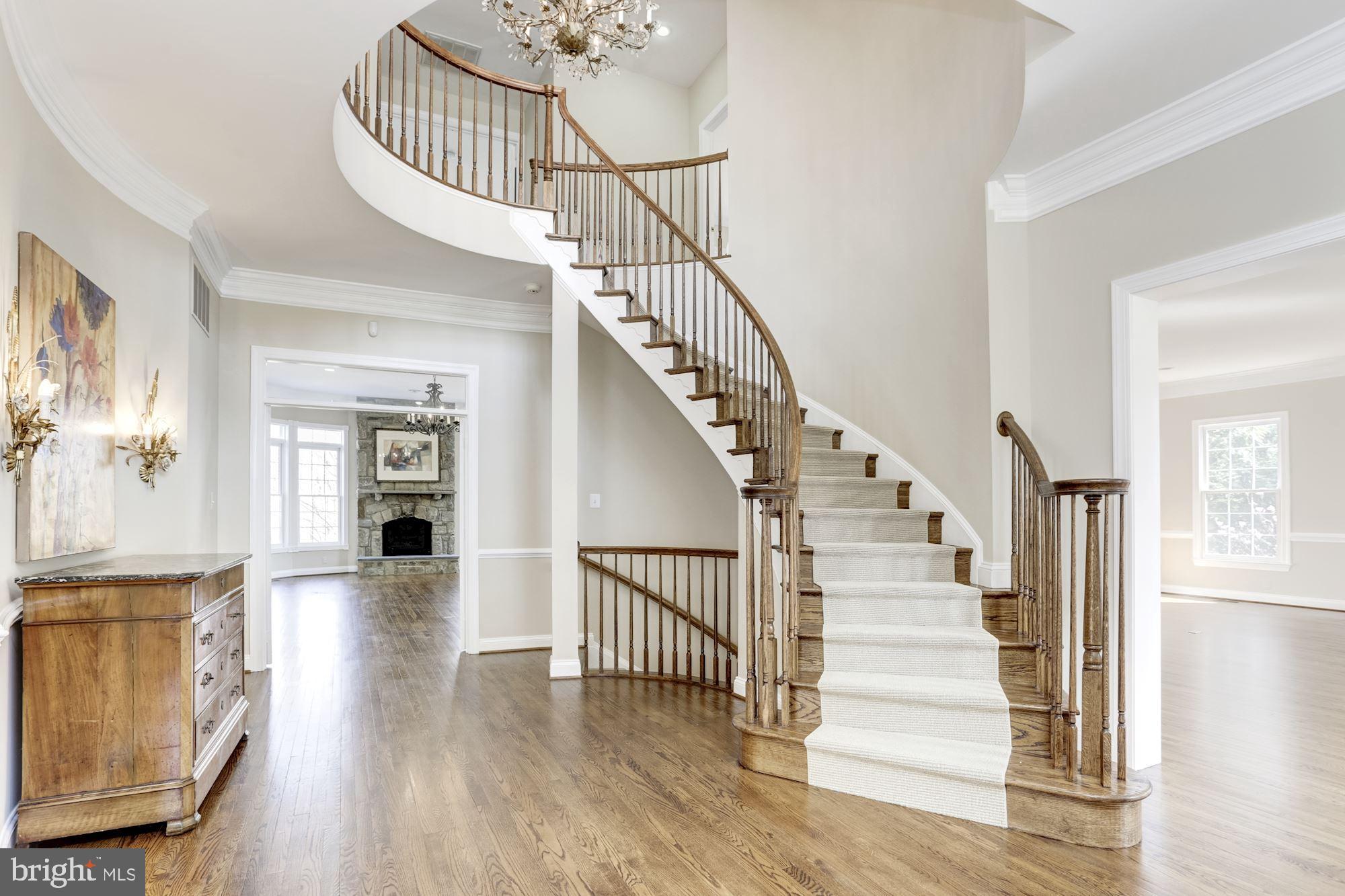 SADDLE RIDGE - Residential