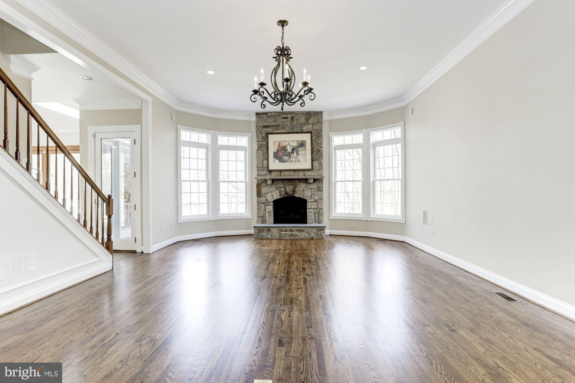 SADDLE RIDGE - Residential