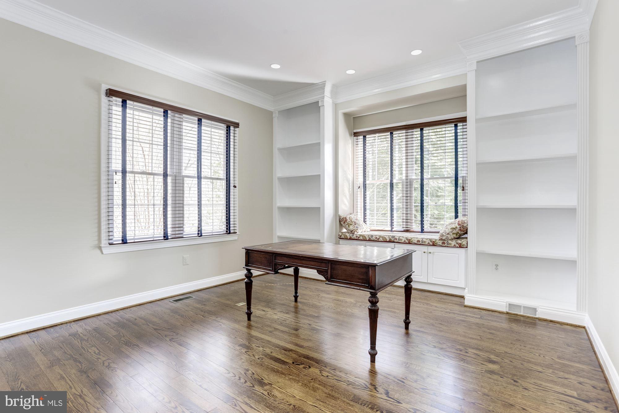 SADDLE RIDGE - Residential